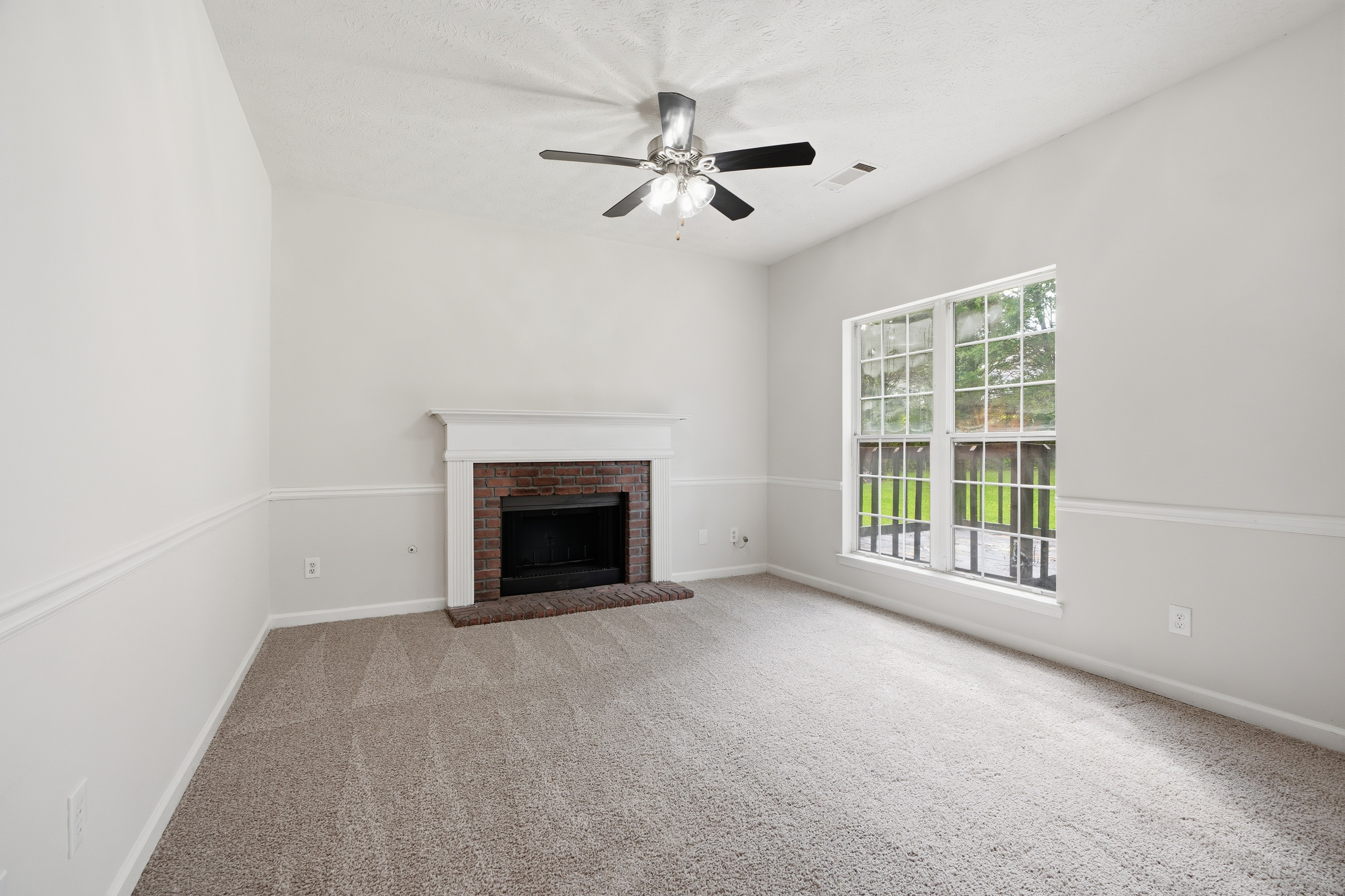 Photo 3 of 32 of 435 Churchill Ct, Jonesboro, GA