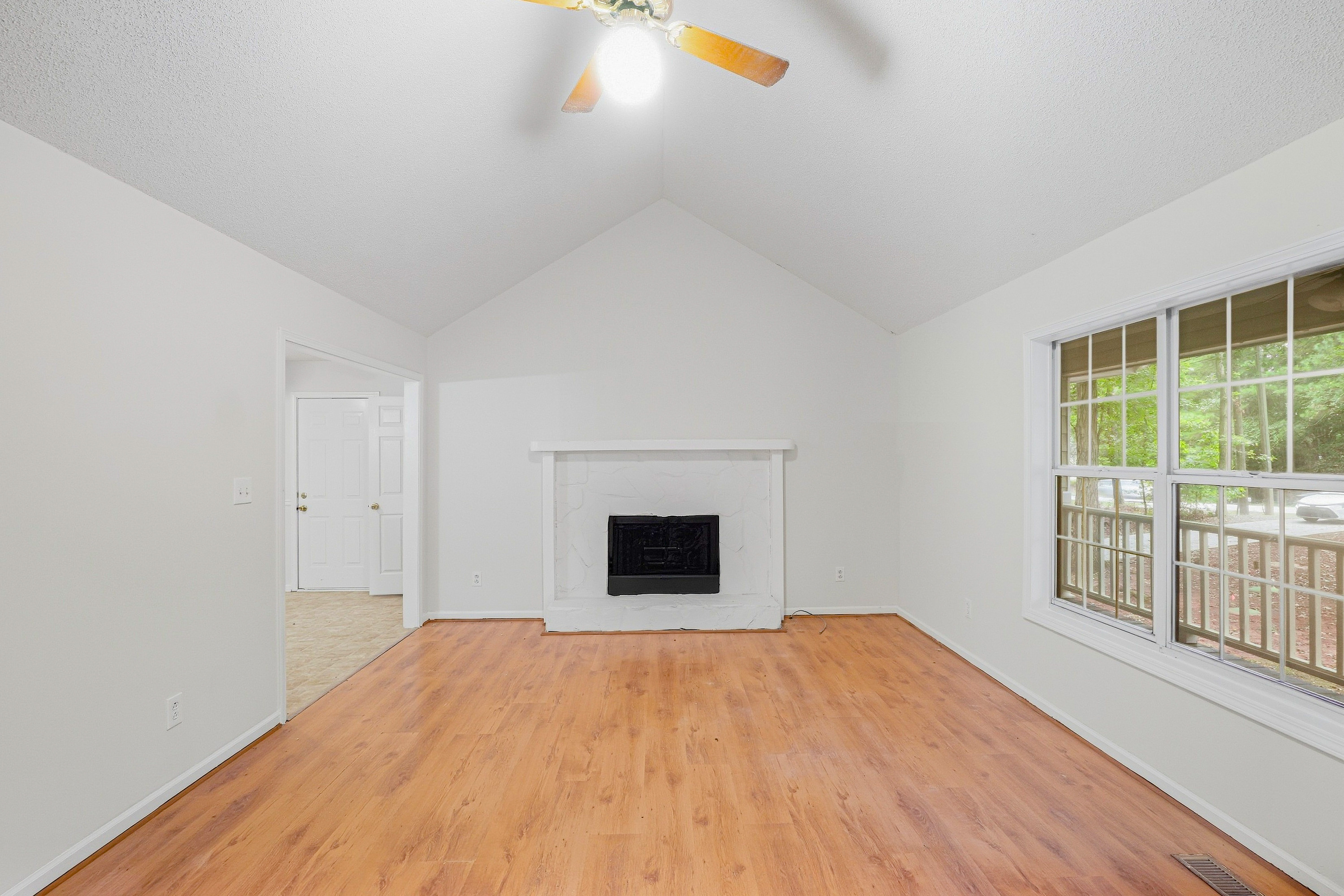 Photo 3 of 24 of 2158 Chambers Rd, McDonough, GA