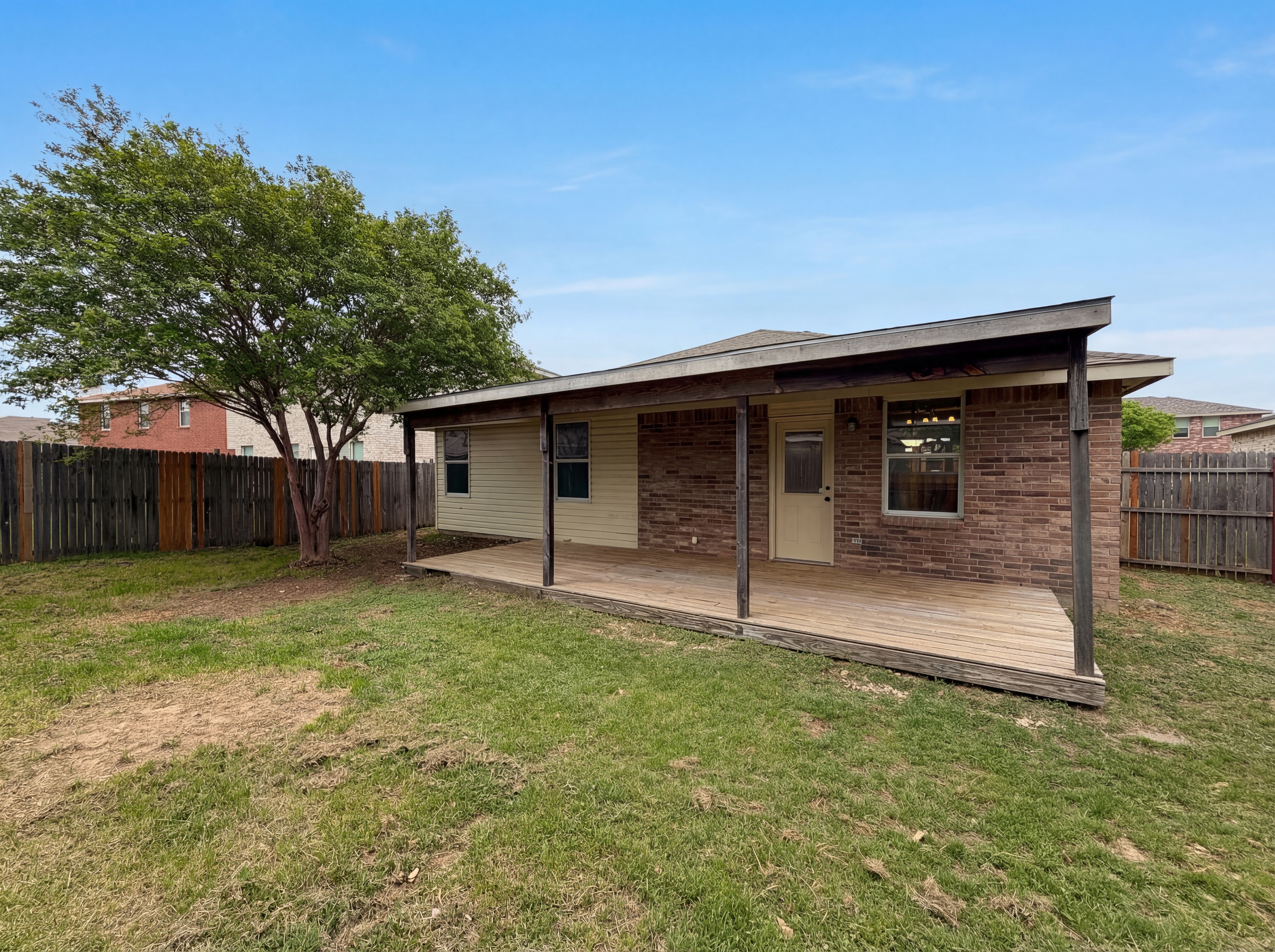 Photo 5 of 20 of 5145 Cliff Oaks Dr, Fort Worth, TX