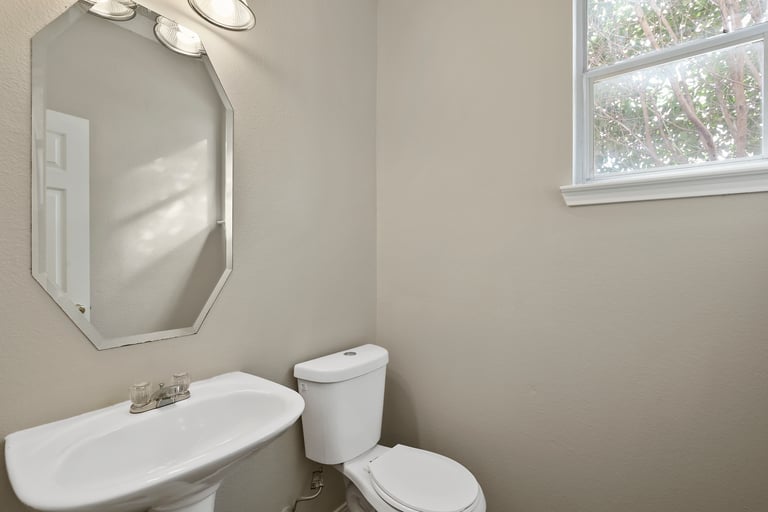 Photo 10 of 32 - 3553 Sedona Dr, Grand Prairie, TX 75052