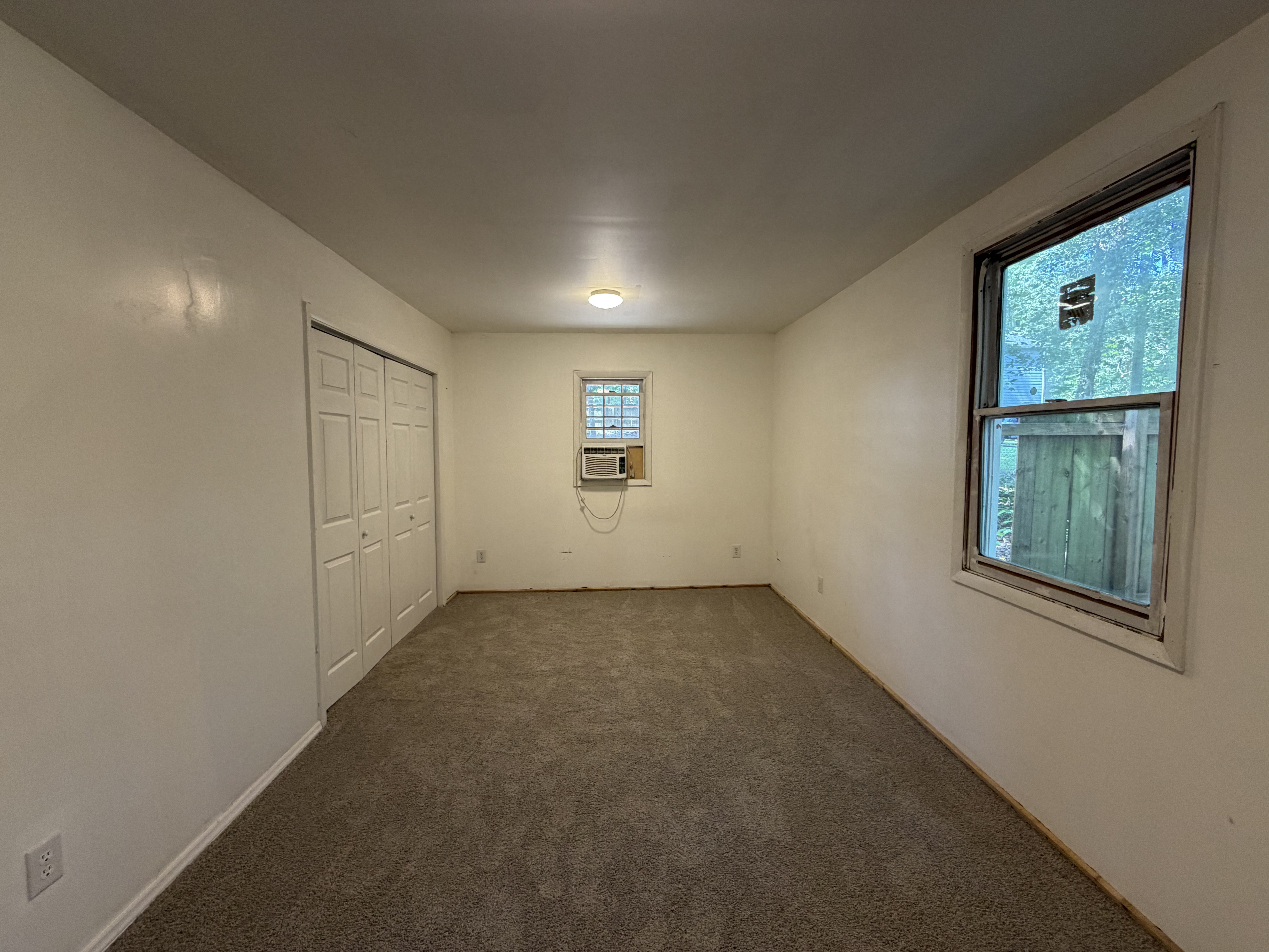 Photo 10 of 25 of 4614 Hickory Grove Rd, Mount Holly, NC