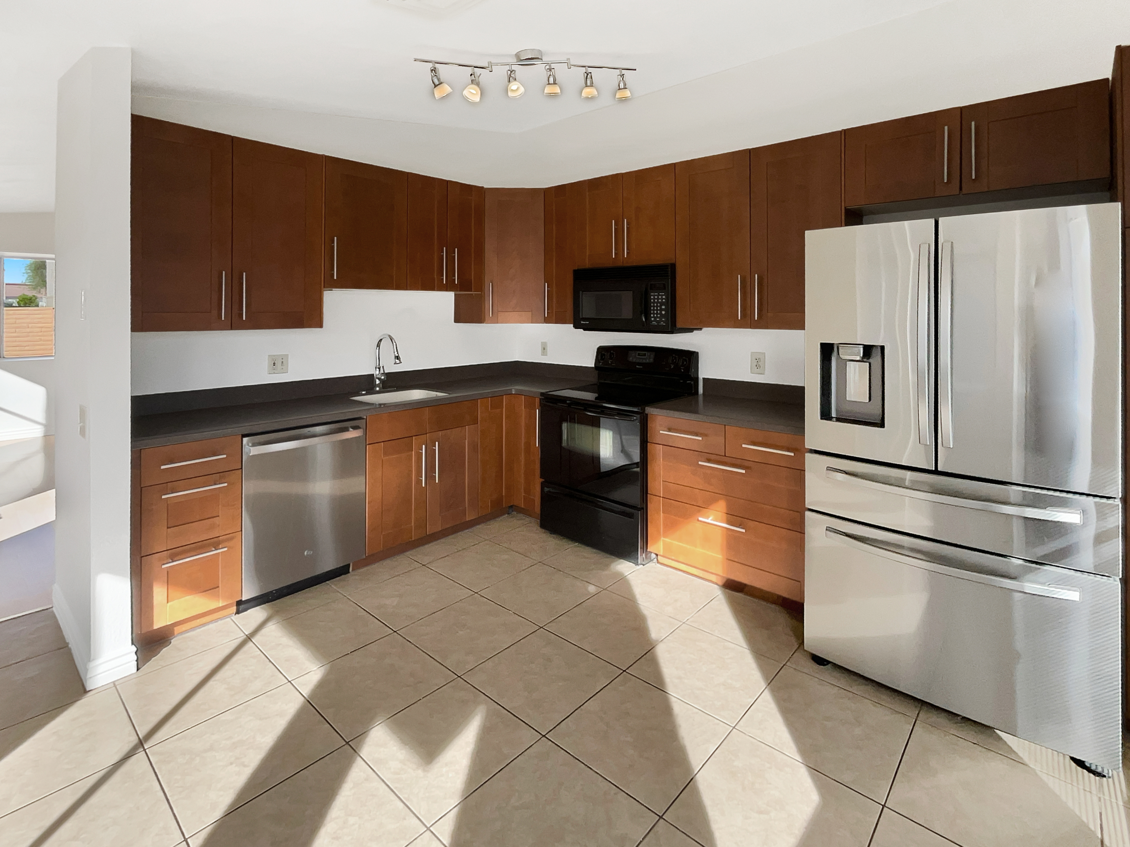 Photo 2 of 19 of 2015 N Villas Ln, Chandler, AZ