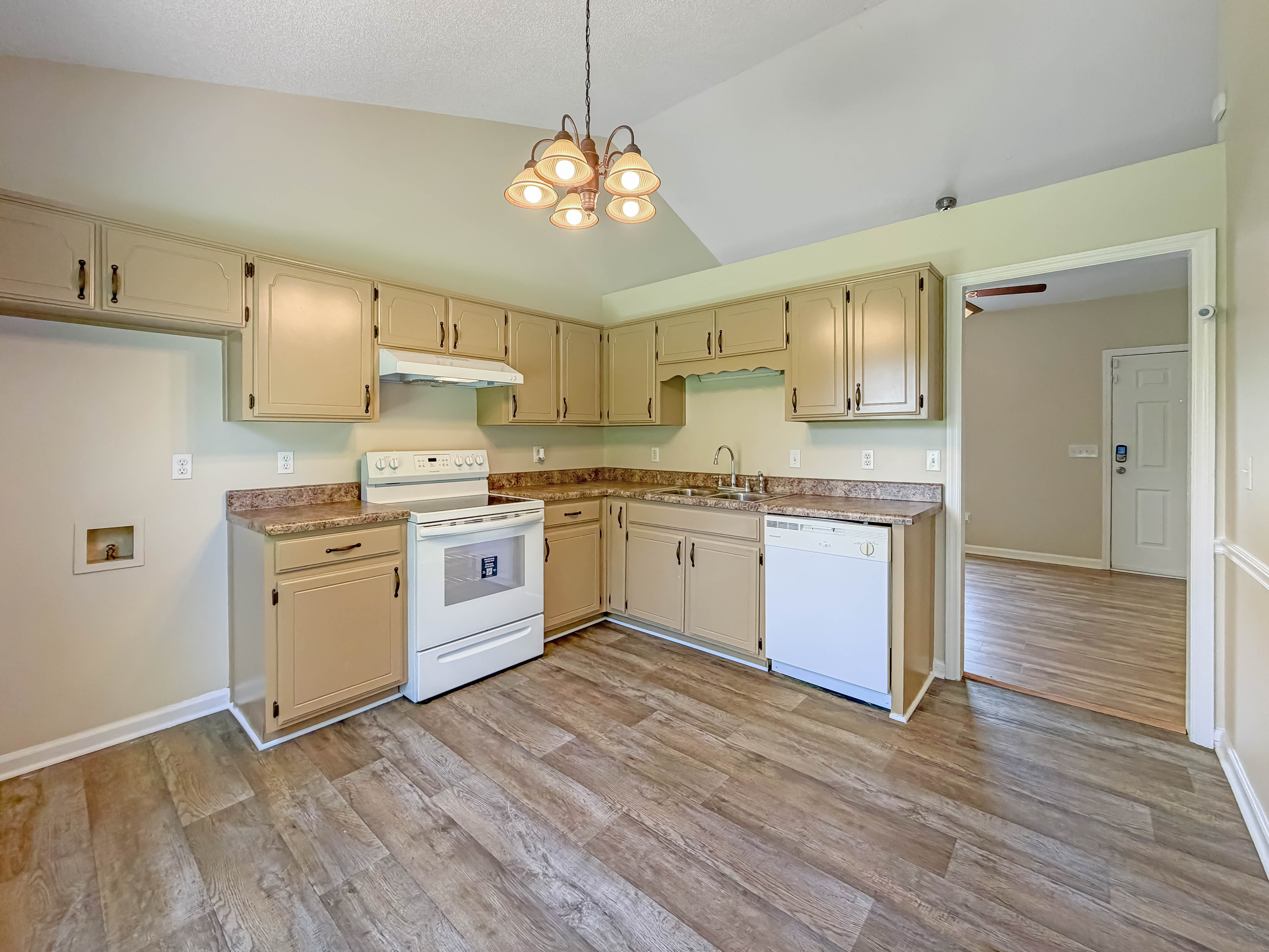 Photo 11 of 21 of 104 Frontier Ln, La Vergne, TN