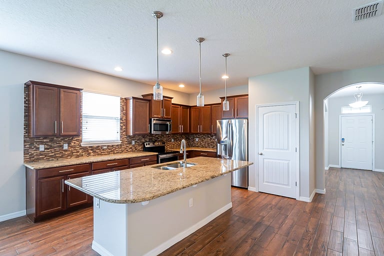 Photo 9 of 31 - 2349 Beacon Landing Cir, Orlando, FL 32824
