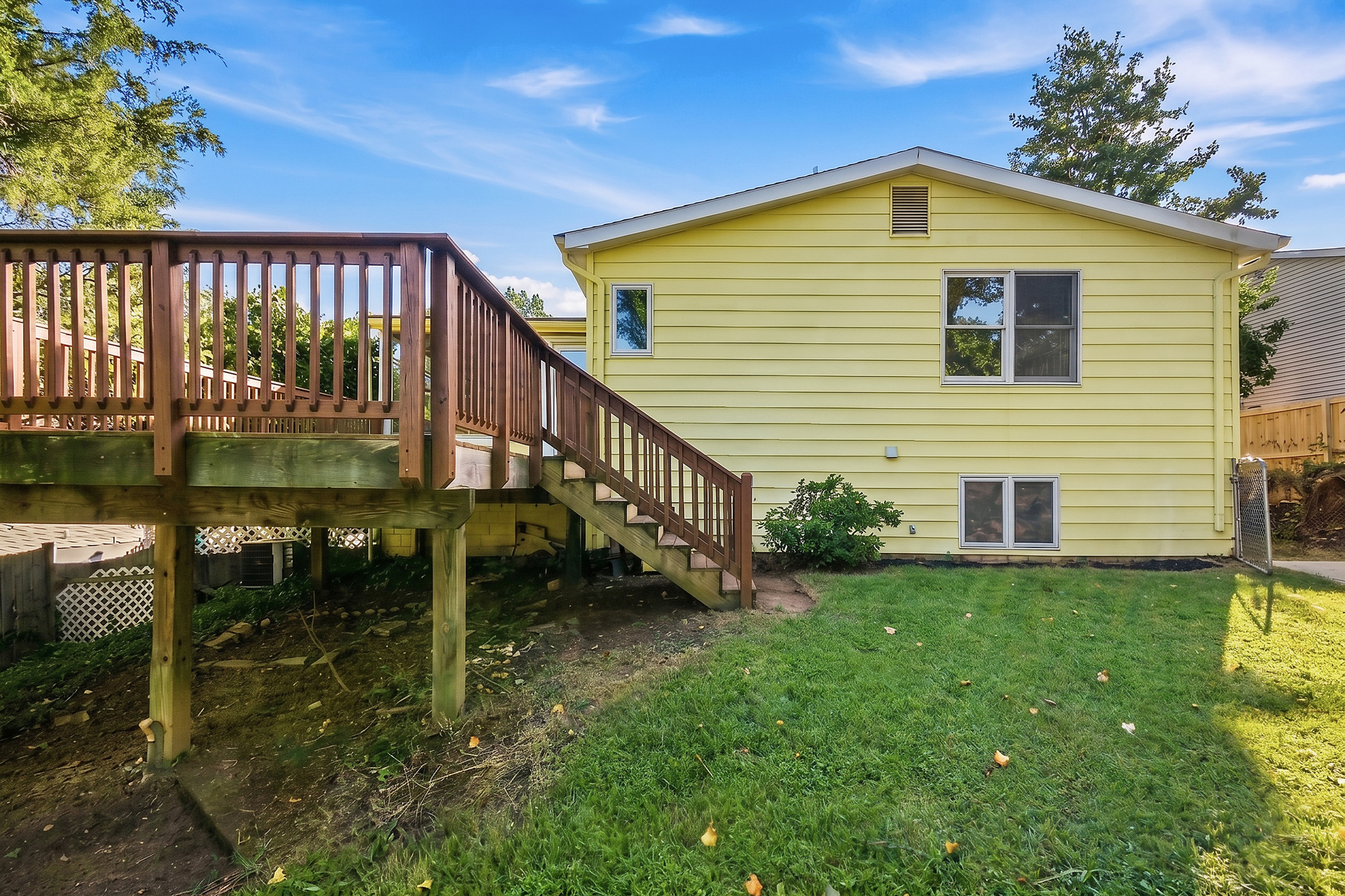 Photo 5 of 21 of 4916 Longhorn Dr, Woodbridge, VA