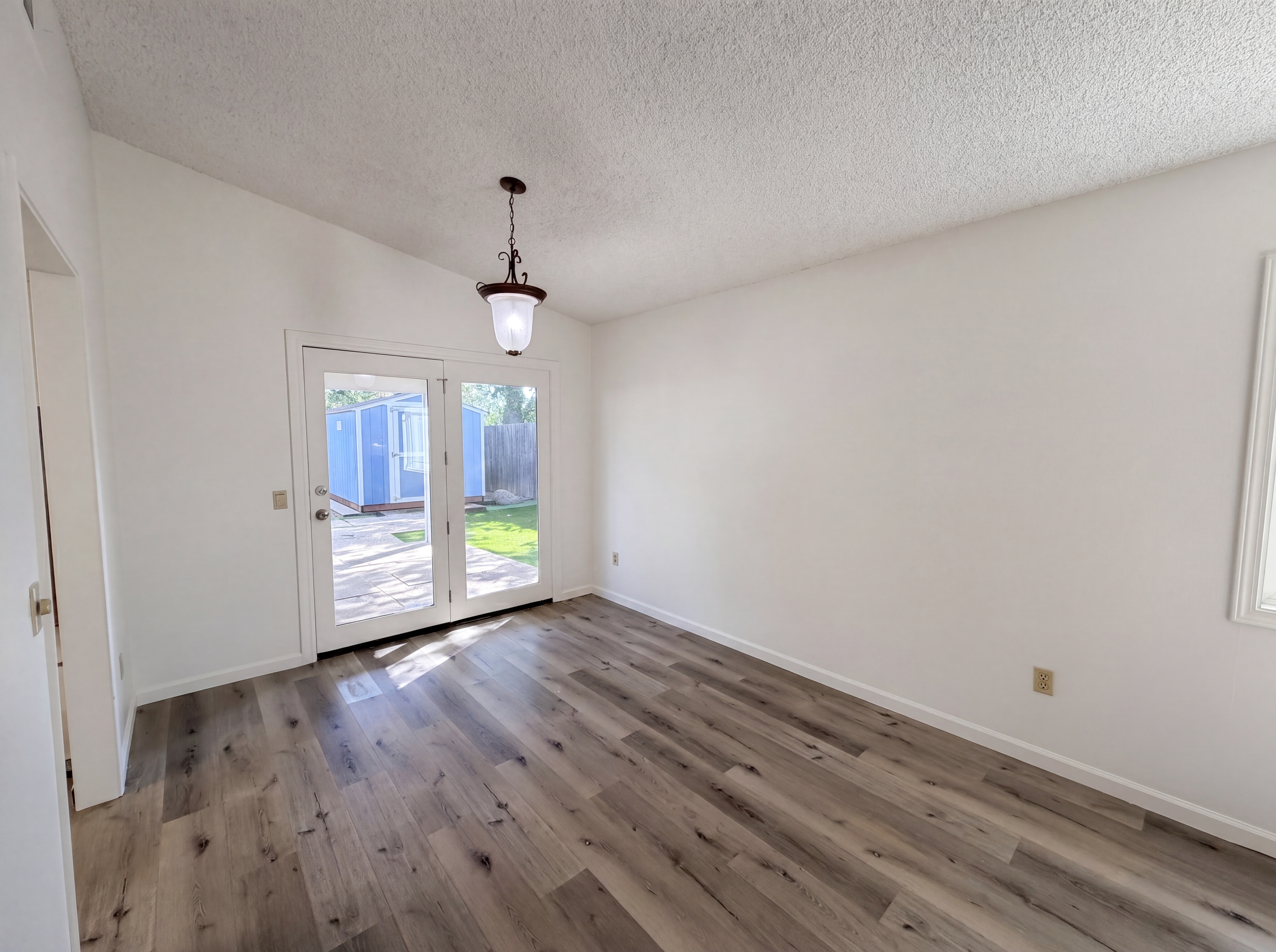 Photo 10 of 27 of 5901 Small Hill Ct, Citrus Heights, CA