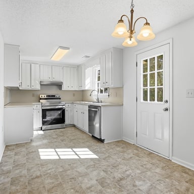 Property photo 2 of 4400 Hidden Meadow Cir
