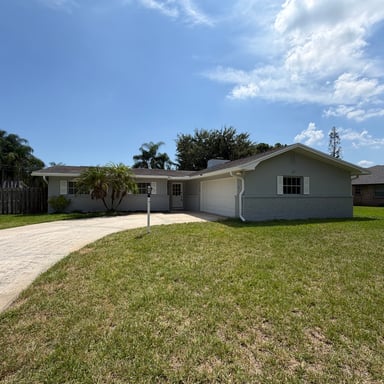 Property photo 1 of 2617 S Fairway Dr