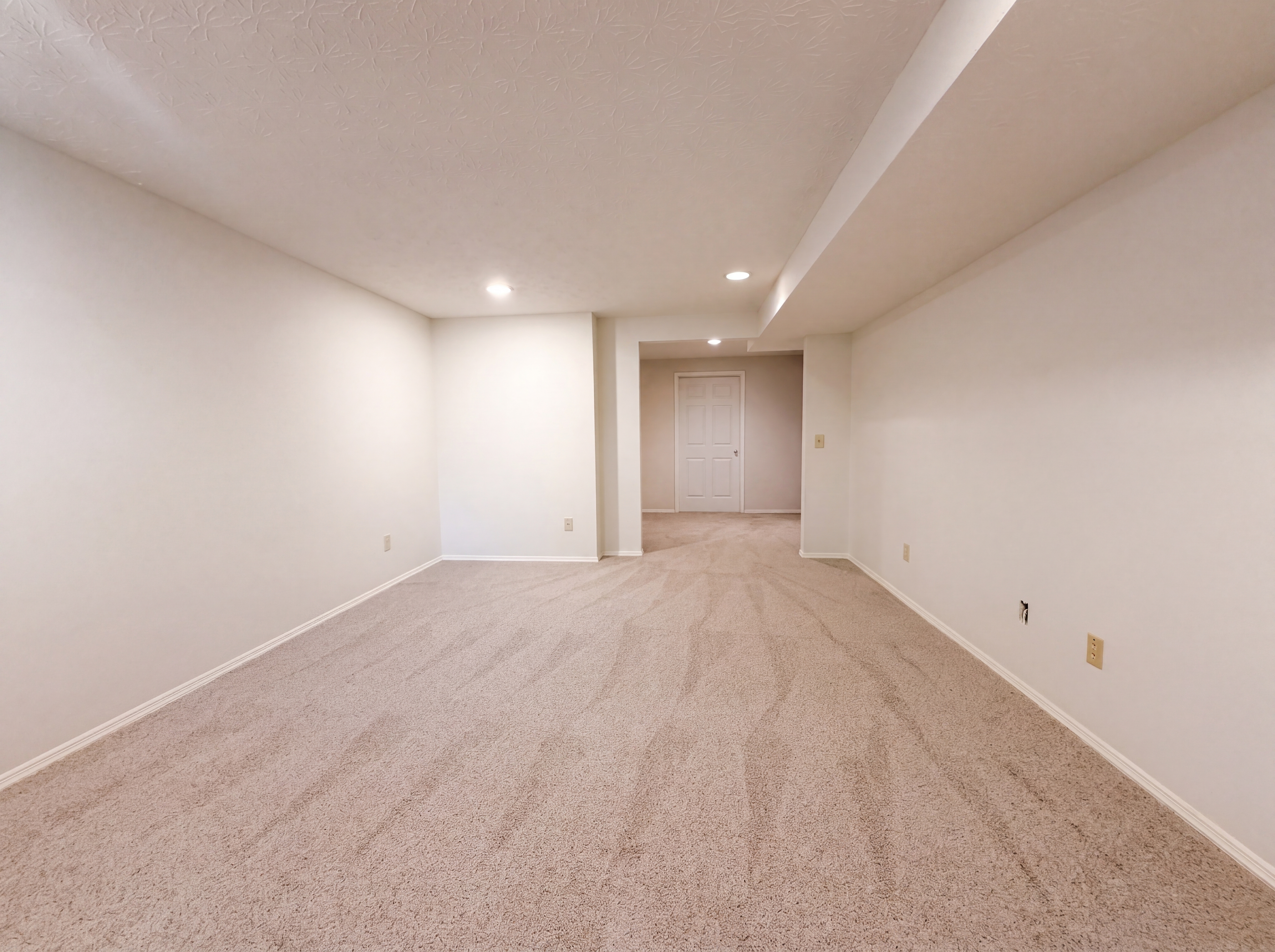 Photo 21 of 30 of 5074 Langcroft Dr, Hilliard, OH
