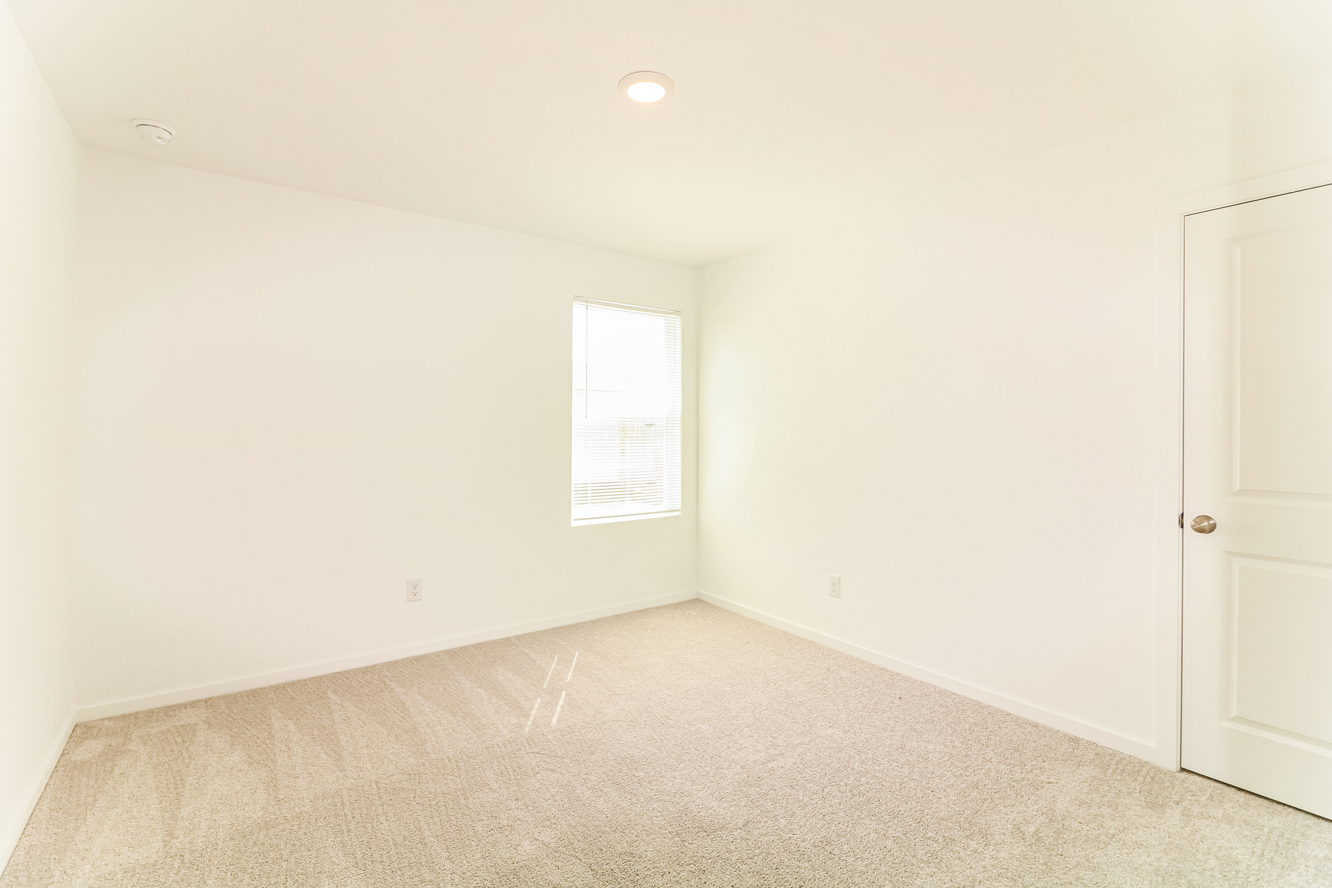 Photo 7 of 25 of 113 Meadowbrook Dr, Odem, TX