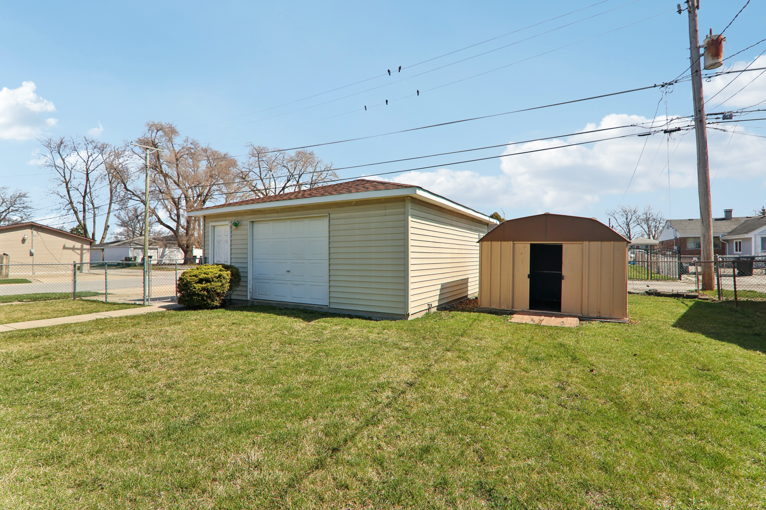 Photo 14 of 30 of 17303 Greenbay Ave, Lansing, IL