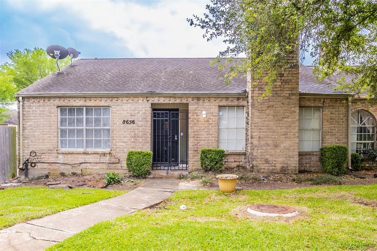 8656 Wilcrest Dr, Houston, TX 77099 Opendoor