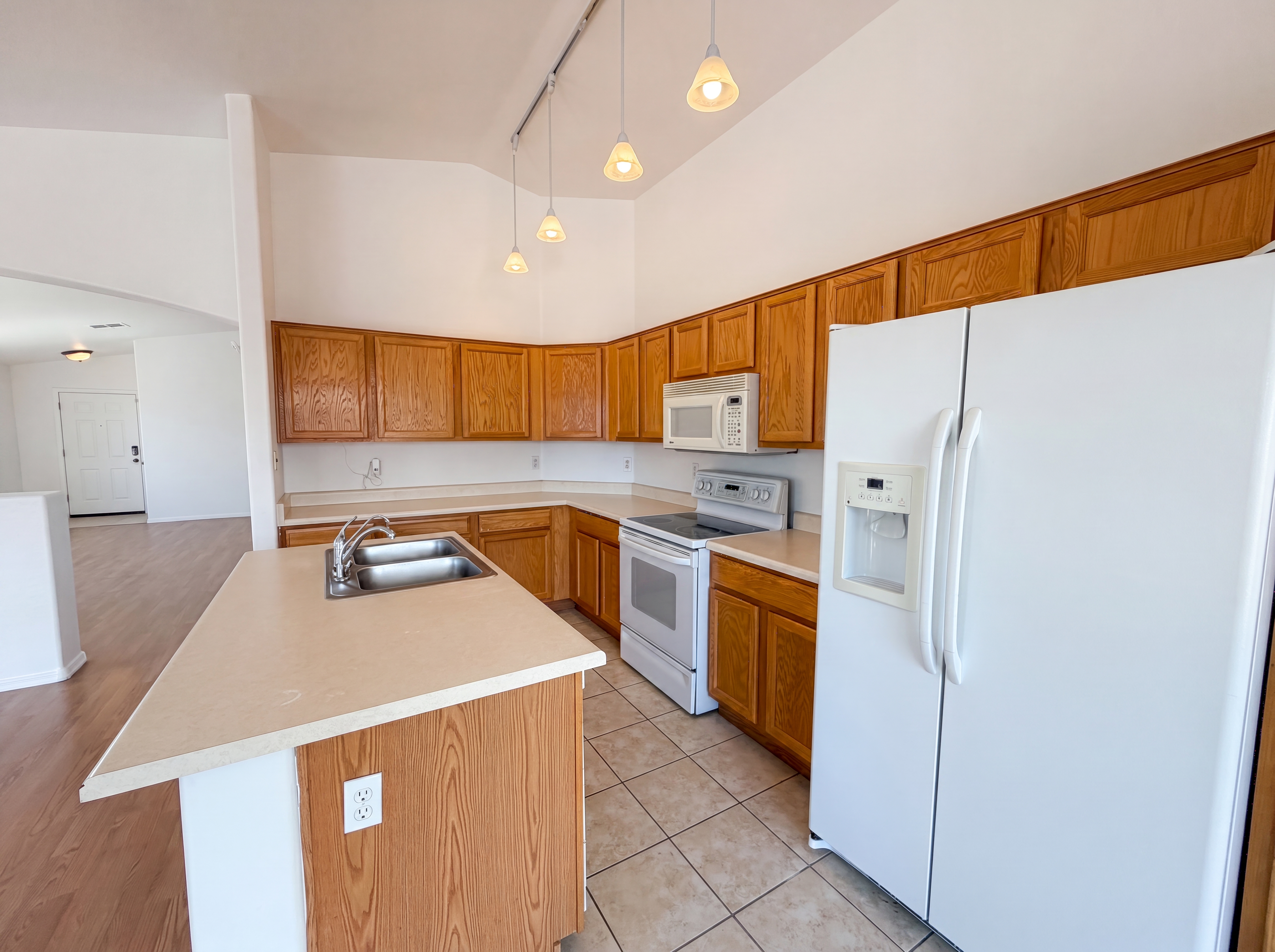 Photo 2 of 27 of 15861 W Papago St, Goodyear, AZ
