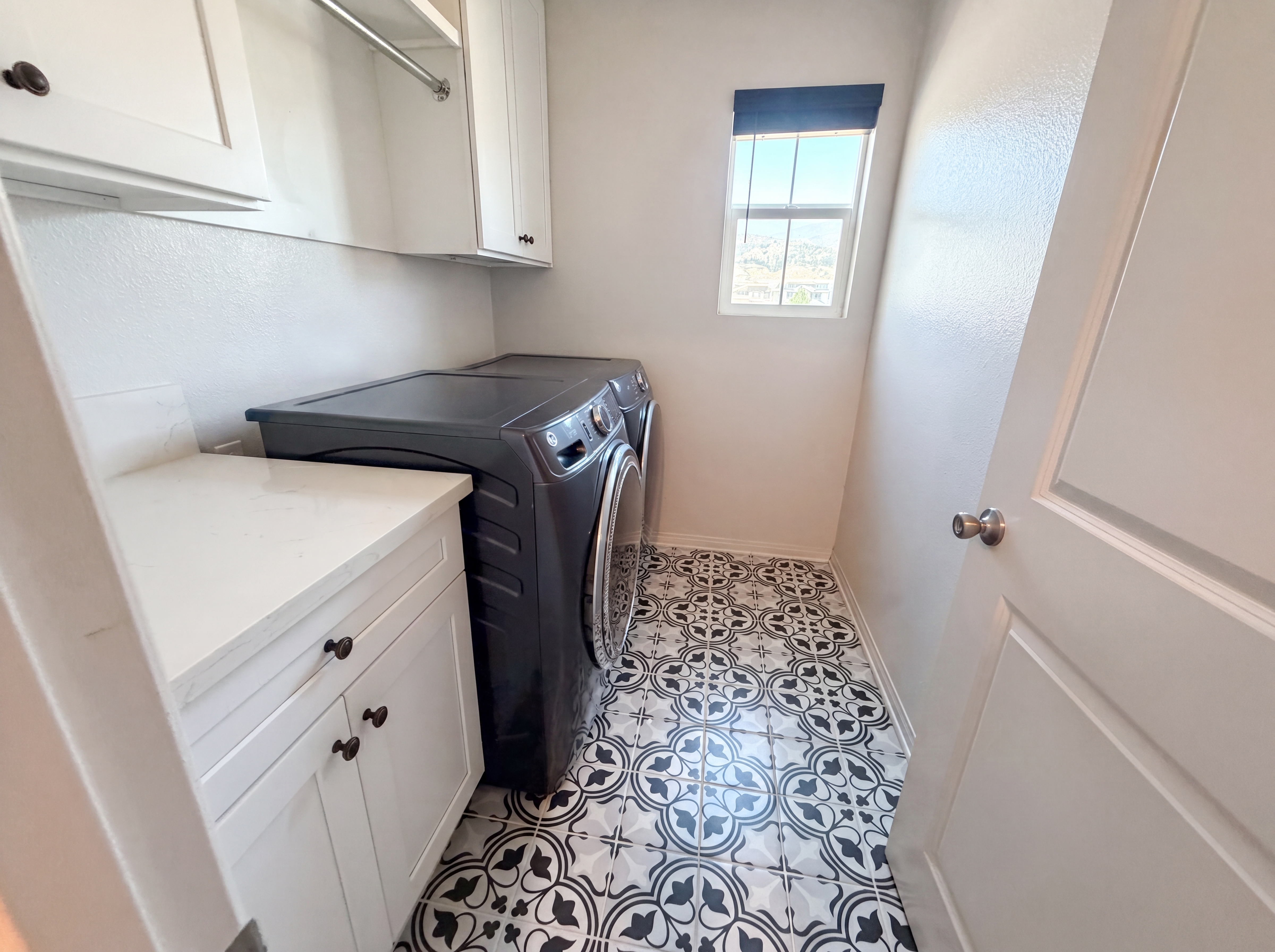 Photo 18 of 24 of 383 Eureka Dr, Santa Paula, CA