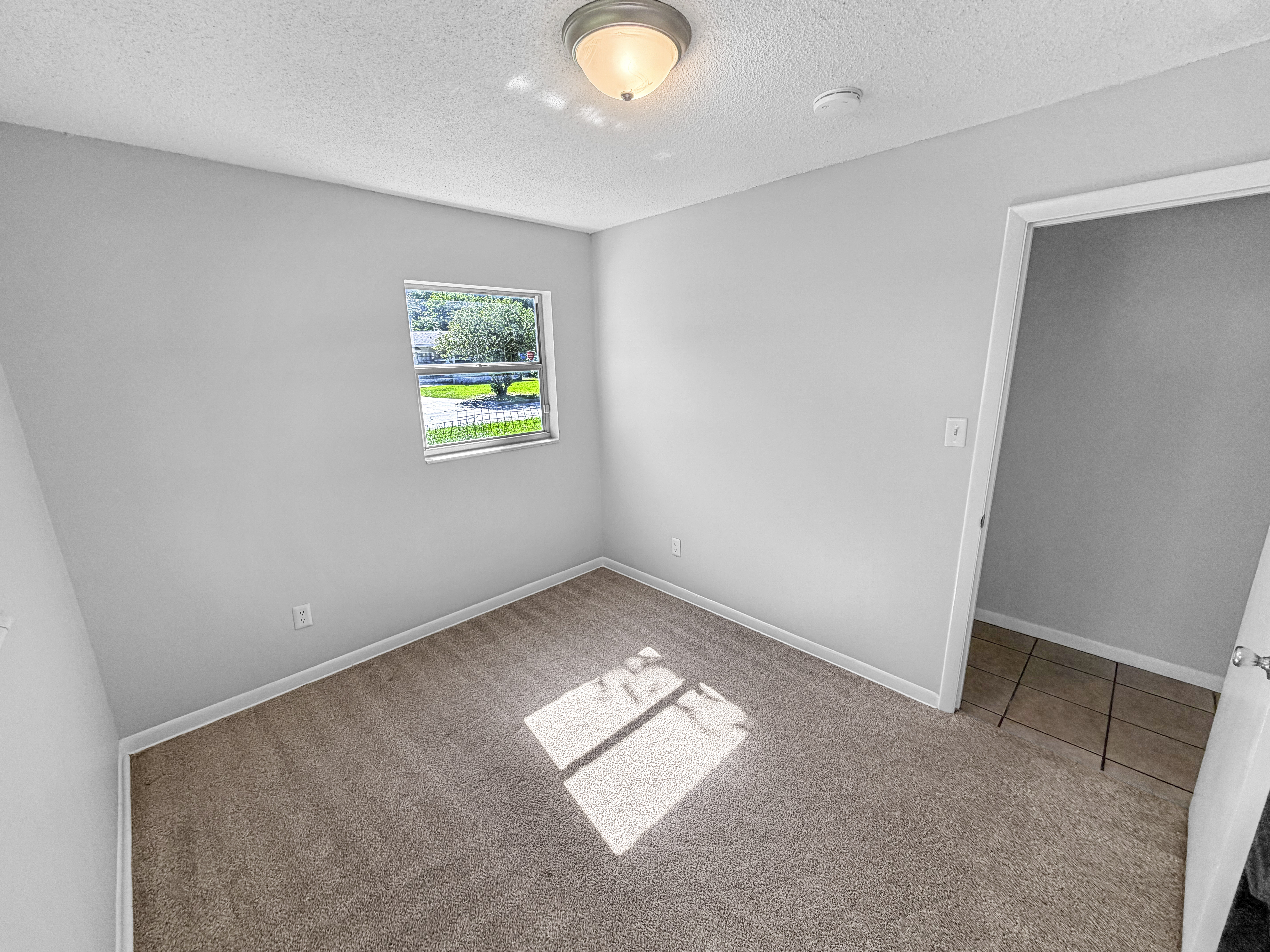 Photo 20 of 23 of 1735 Jefferson Dr, Mount Dora, FL