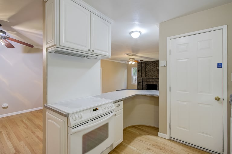 Photo 23 of 40 - 2600 Heidelberg Ct, Sacramento, CA 95826