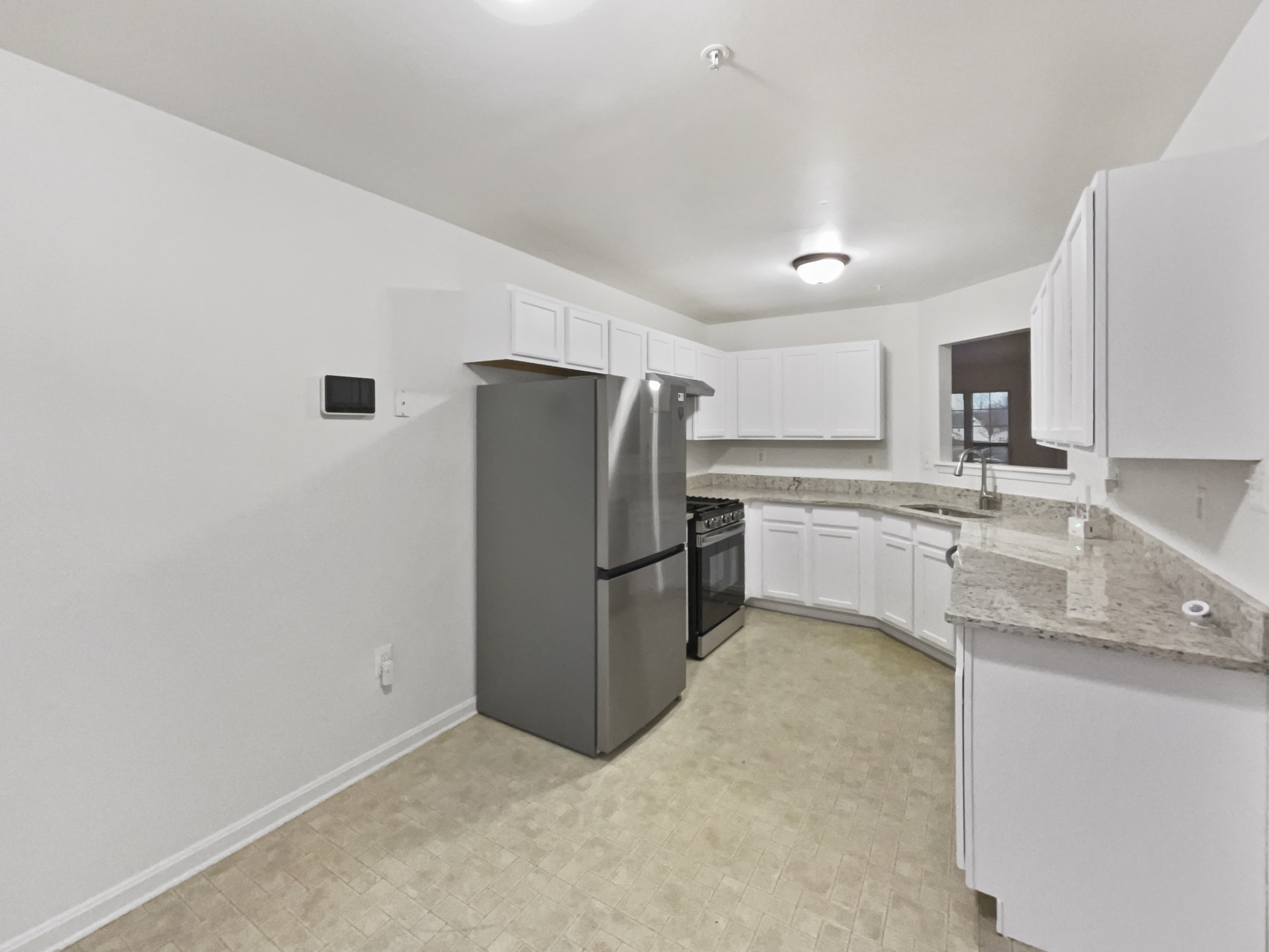 Photo 11 of 45 of 10800 Nautica Pl, White Plains, MD