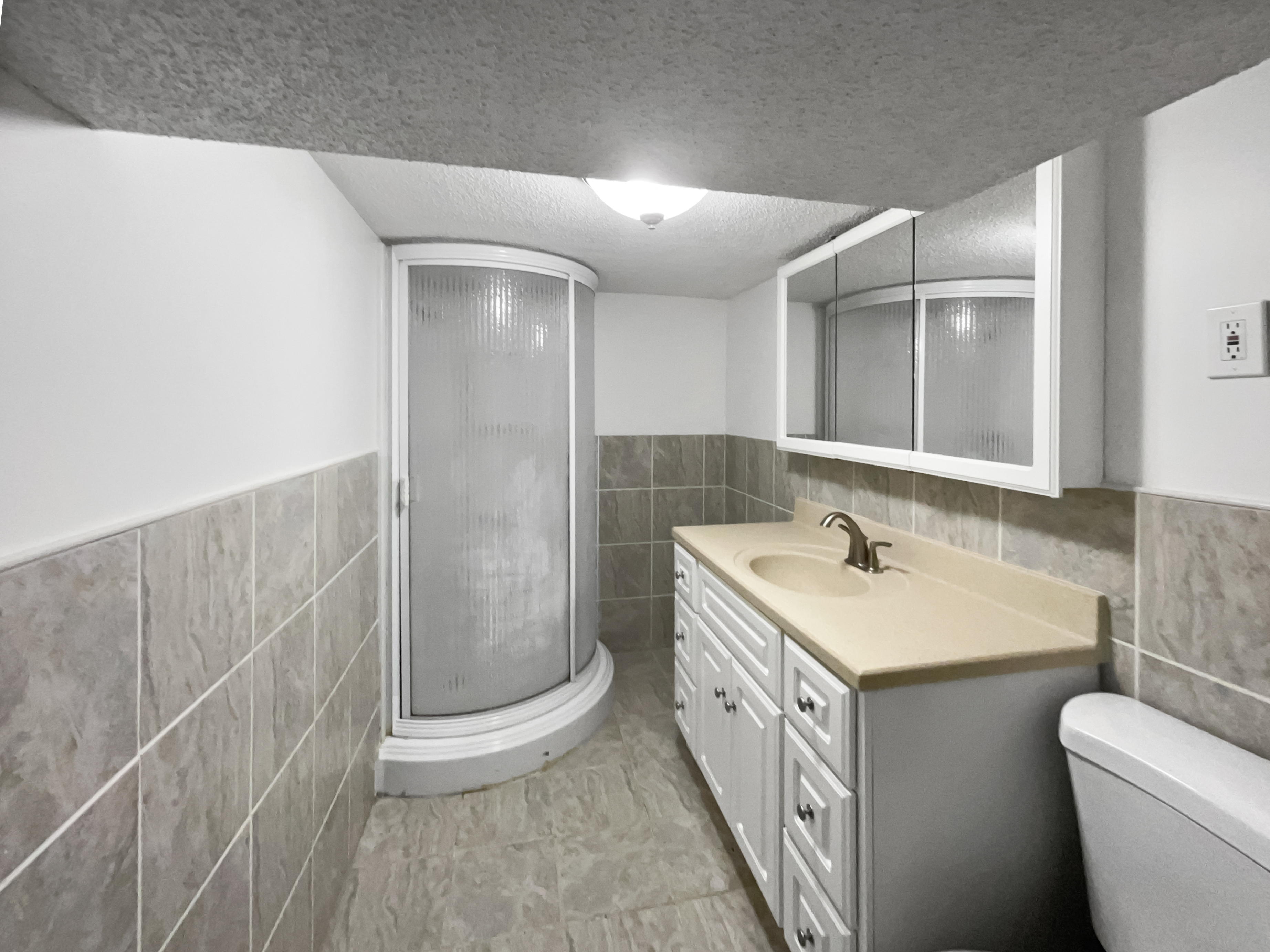 Photo 15 of 24 of 4958 N Lister Ave, Kansas City, MO