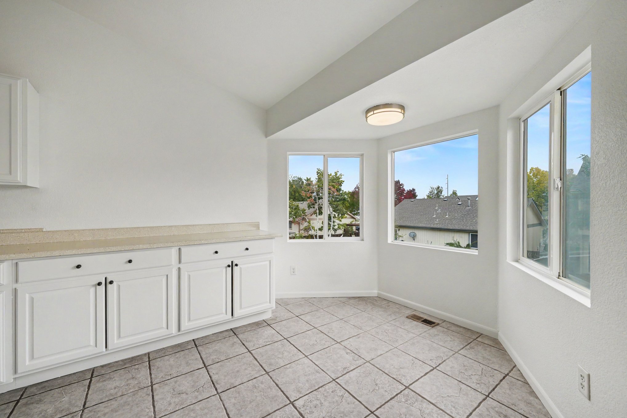 Photo 8 of 17 of 4098 La Junta Dr, Loveland, CO