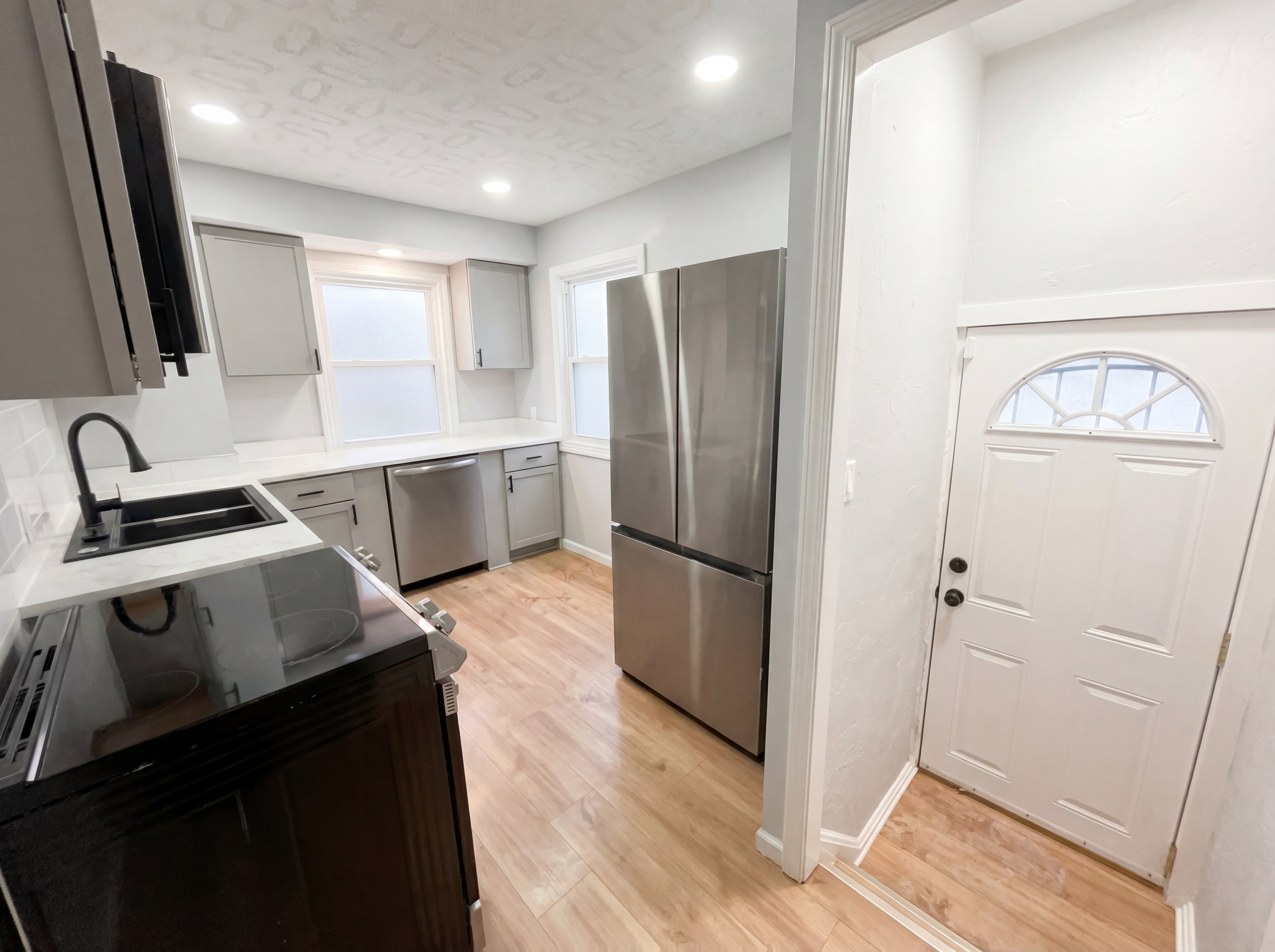 Photo 8 of 19 of 17409 Mapleboro Ave, Maple Heights, OH