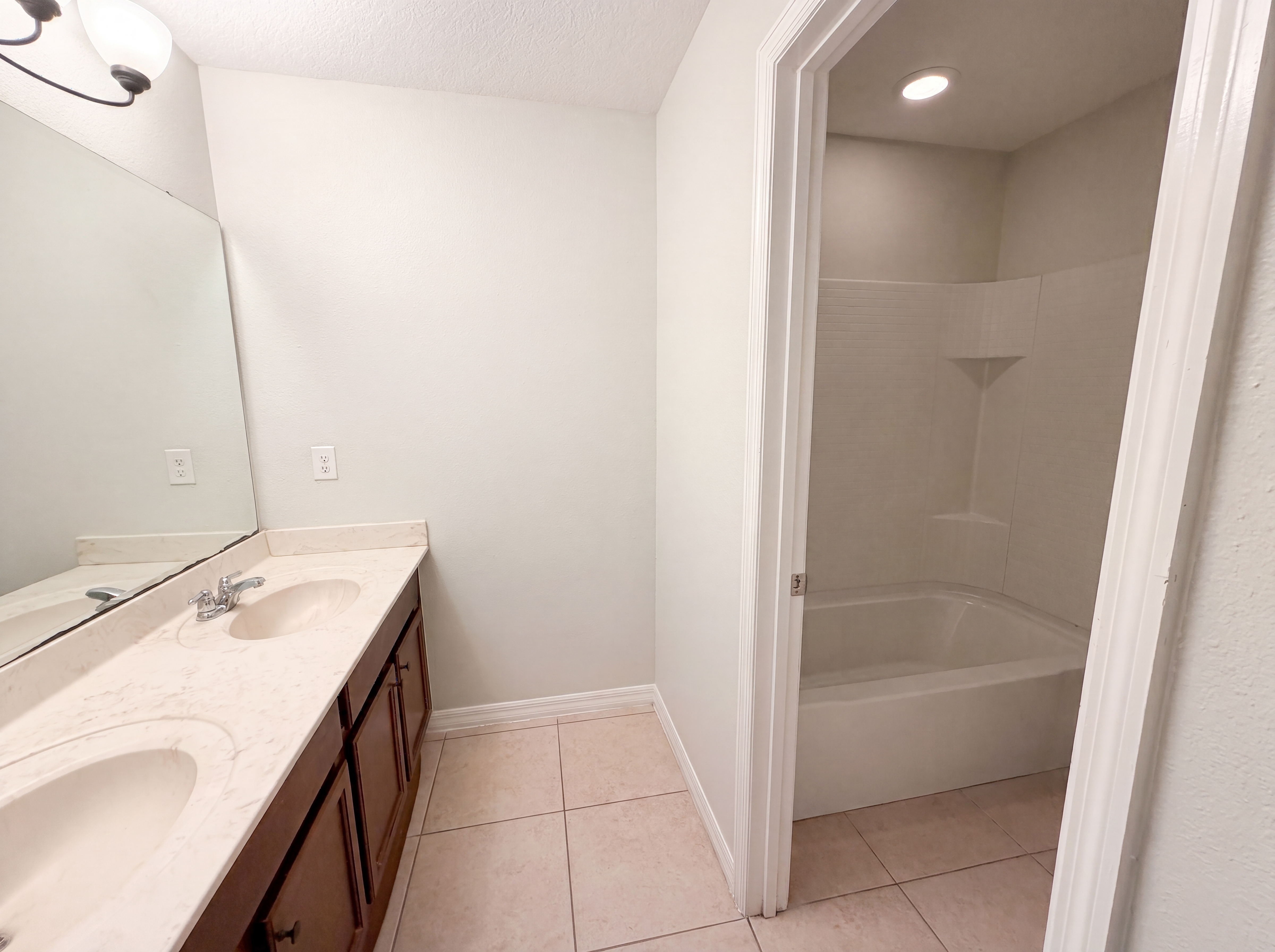 Photo 19 of 22 of 4876 Grassy Knoll Dr, Tavares, FL