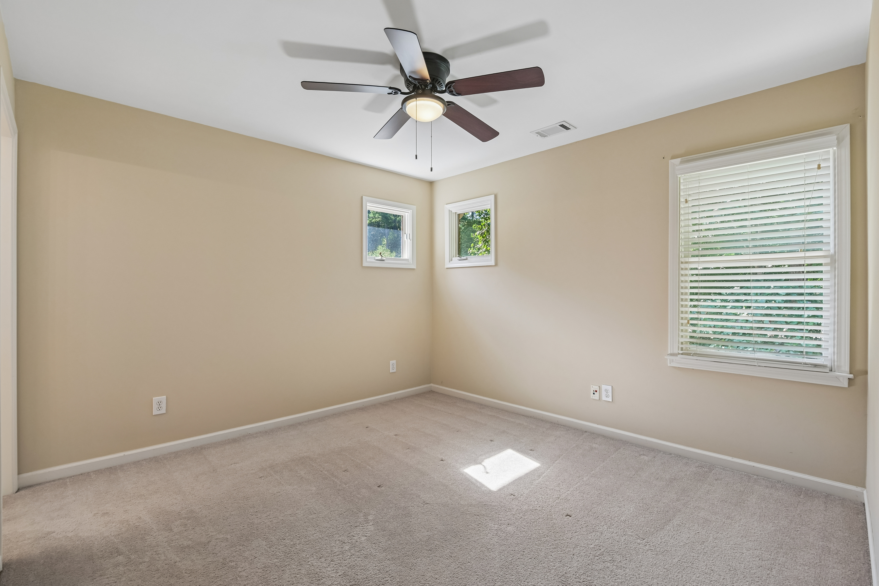 Photo 33 of 73 of 720 Barberry Dr, Alpharetta, GA