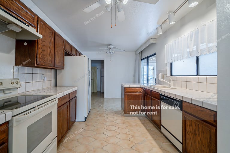 Photo 4 of 17 - 6771 E Dorado Ct, Tucson, AZ 85715