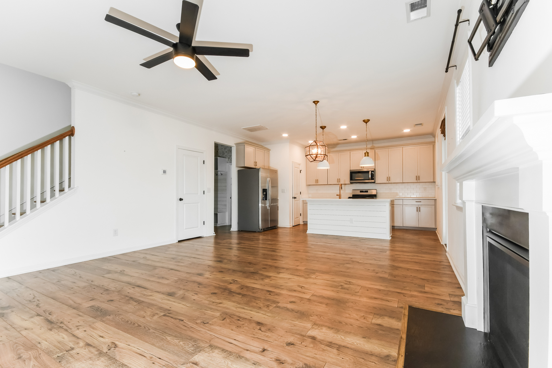 Photo 12 of 22 of 704 Sportsman Rd, Moncks Corner, SC