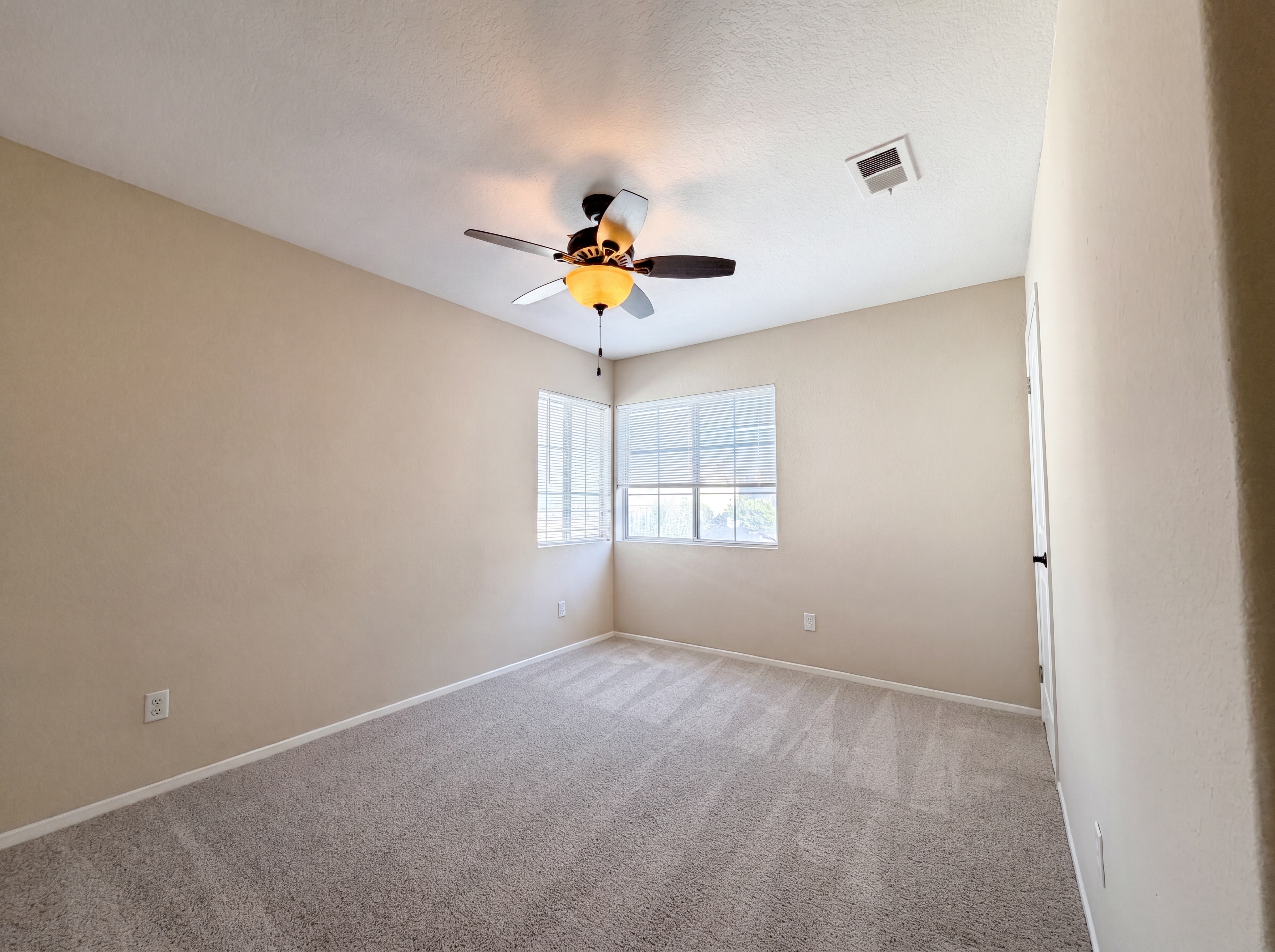 Photo 18 of 28 of 5545 W Avenue L6, Lancaster, CA