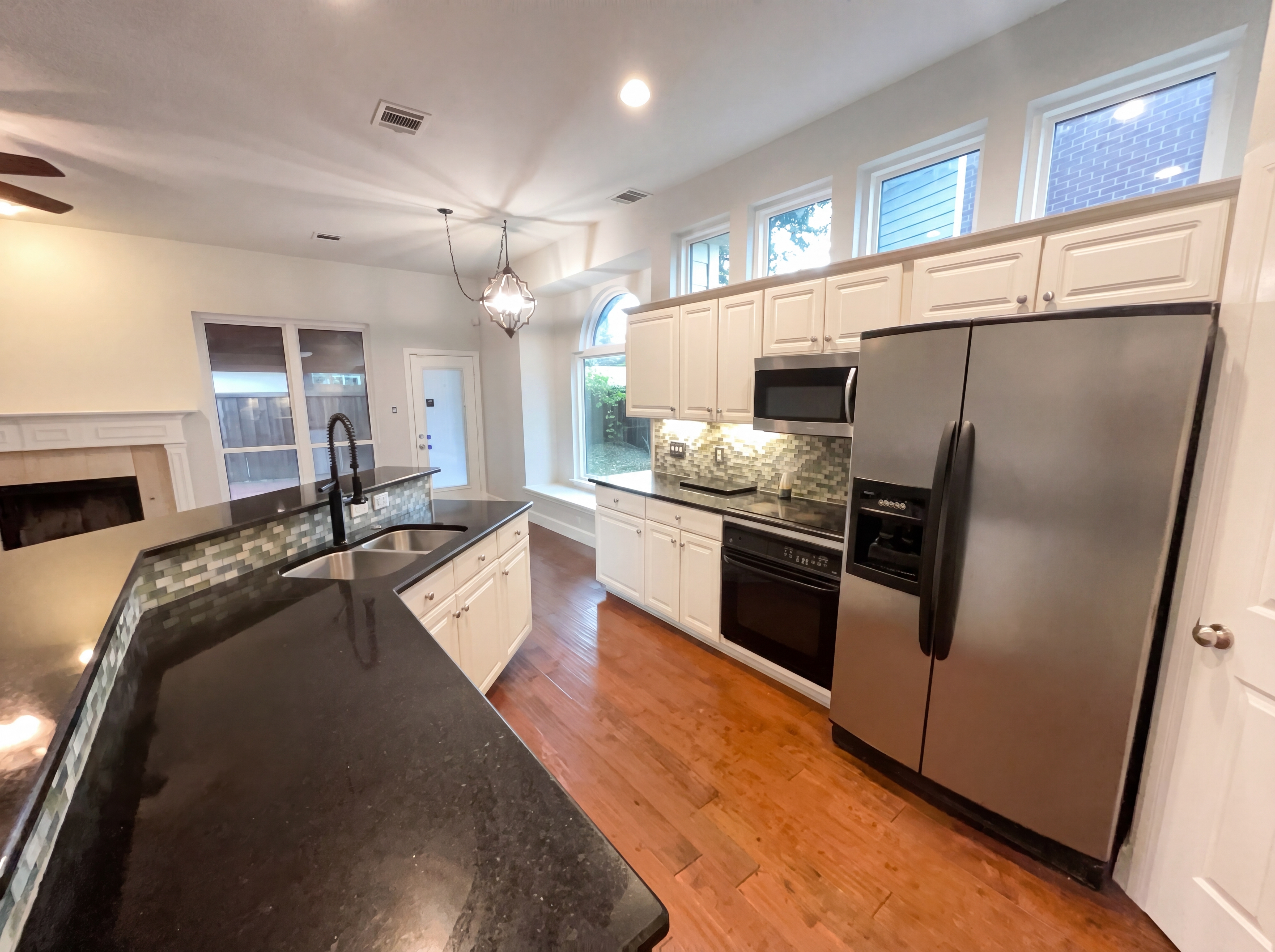 Photo 2 of 18 of 17836 Mary Margaret St, Dallas, TX