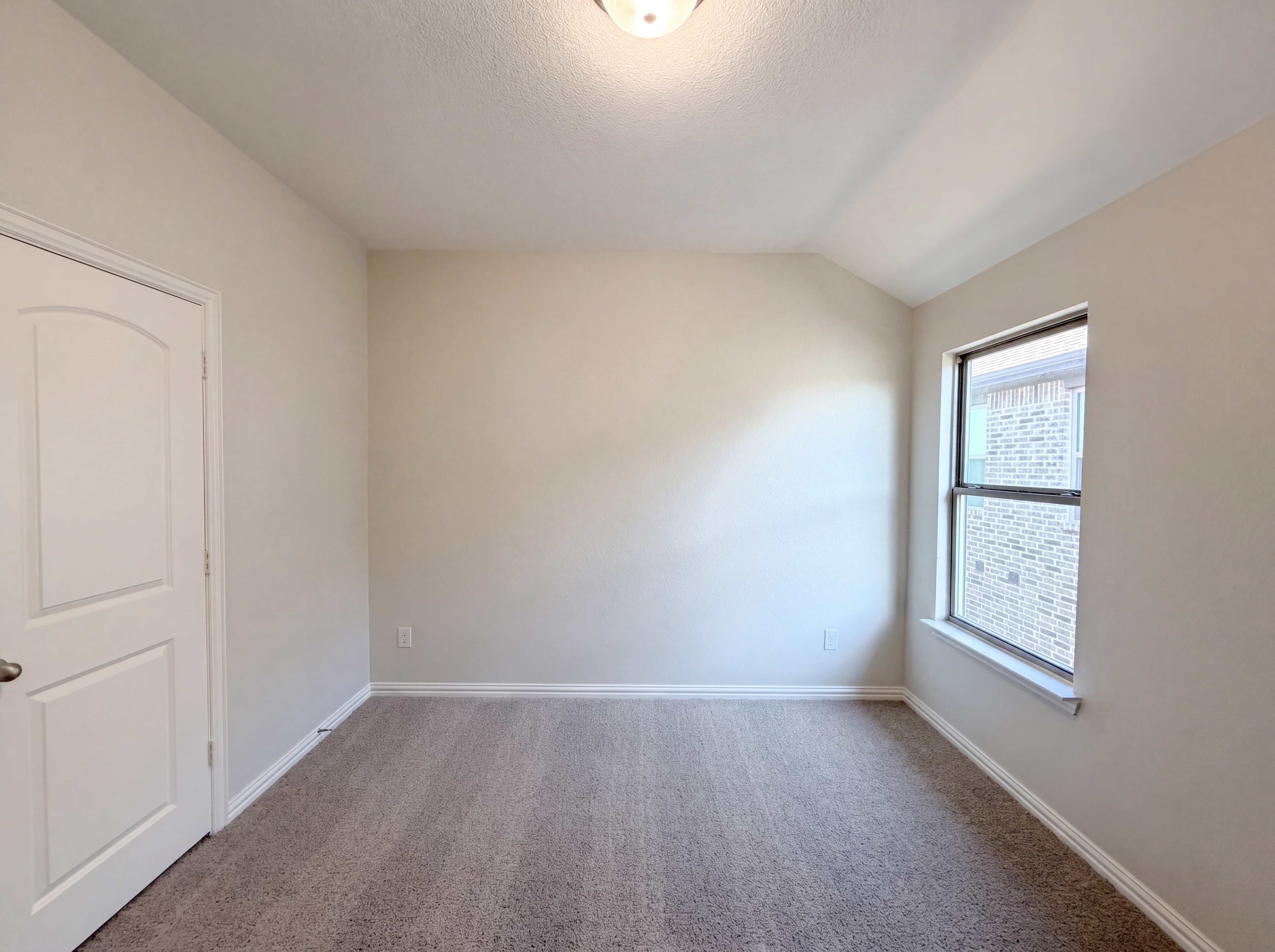 Photo 14 of 21 of 6705 Farsight Dr, Fort Worth, TX