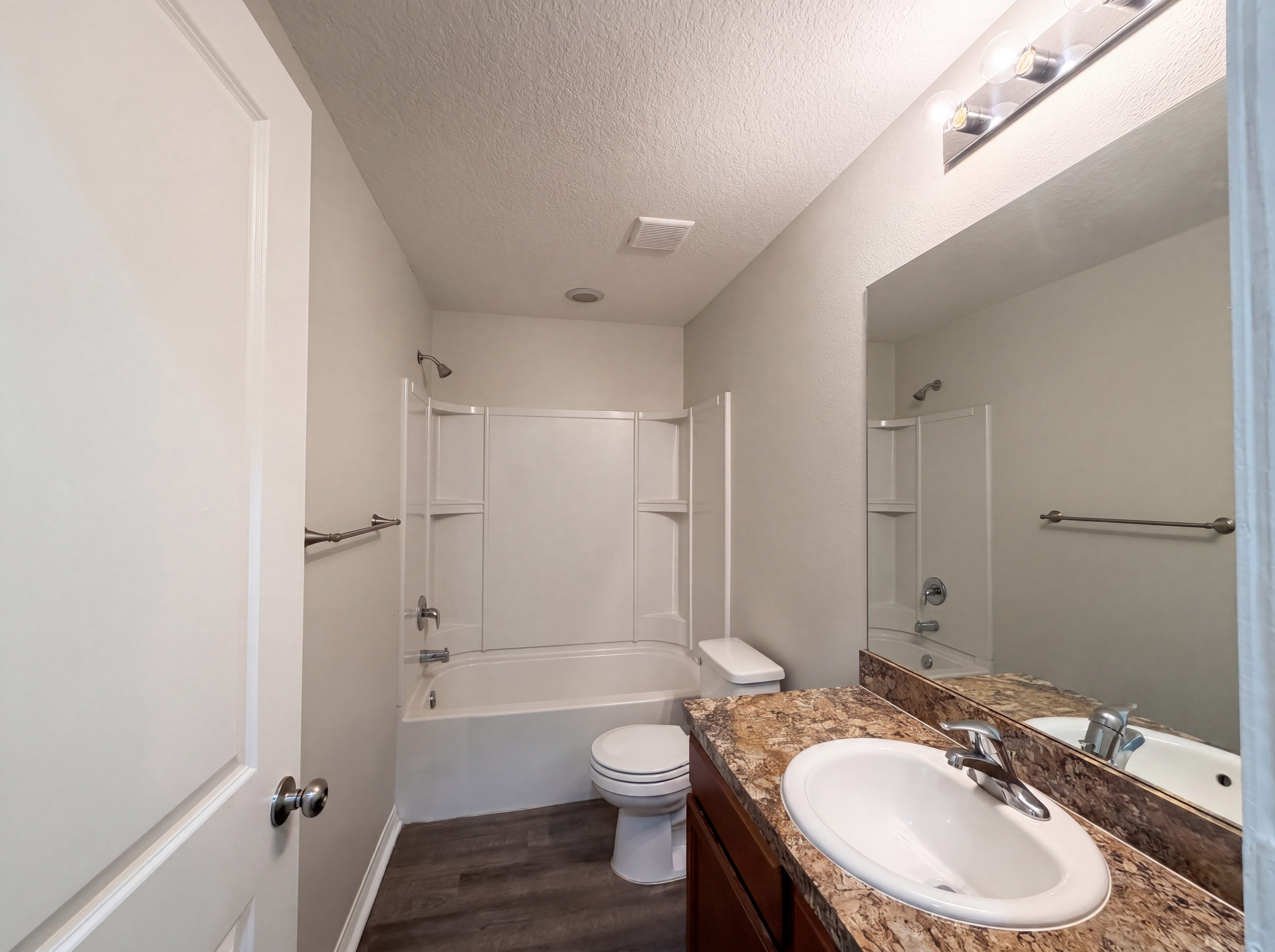 Photo 16 of 21 of 2440 Bracknell Forest Trl, Tavares, FL