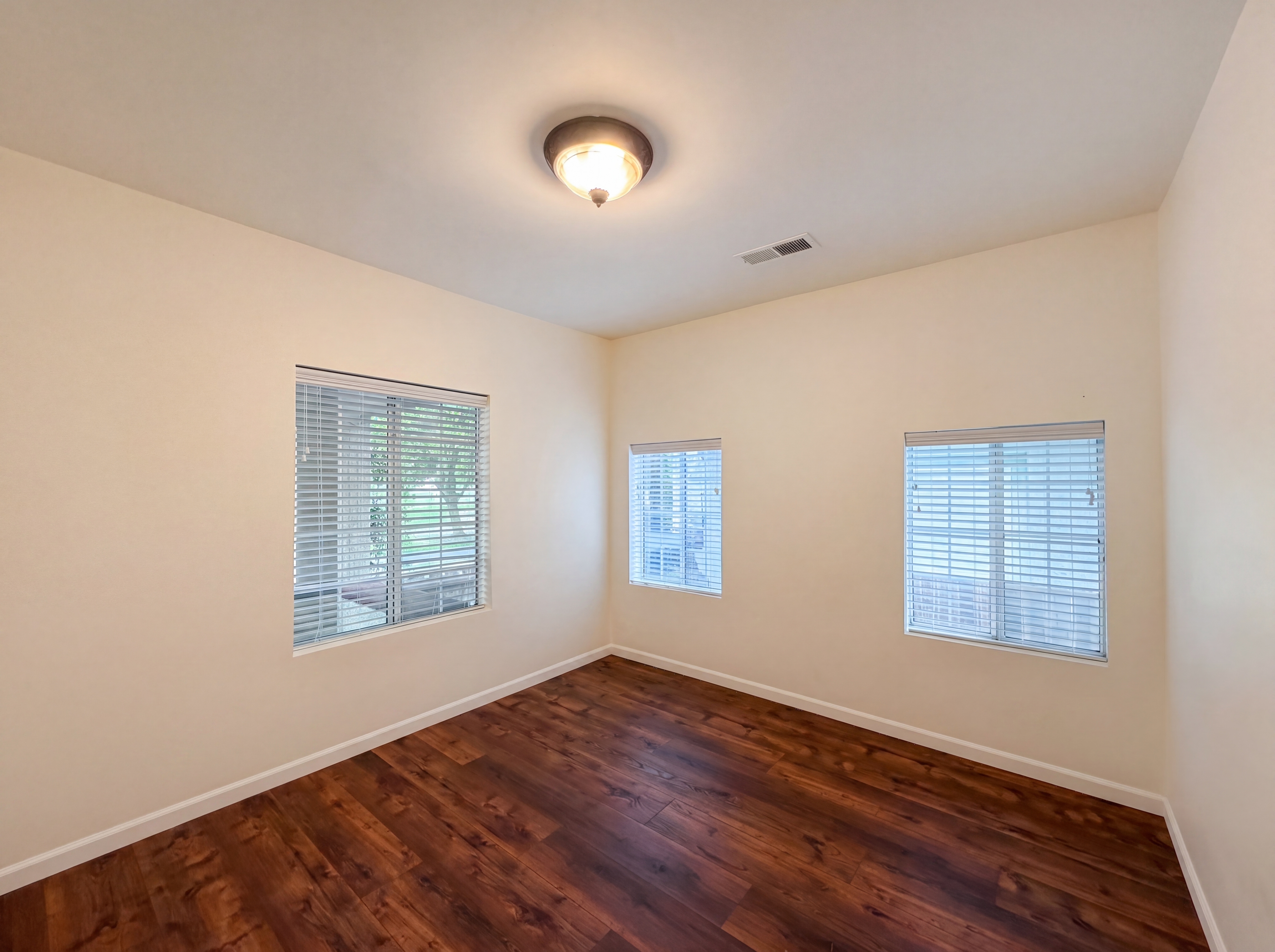 Photo 8 of 45 of 231 22nd St, Sacramento, CA