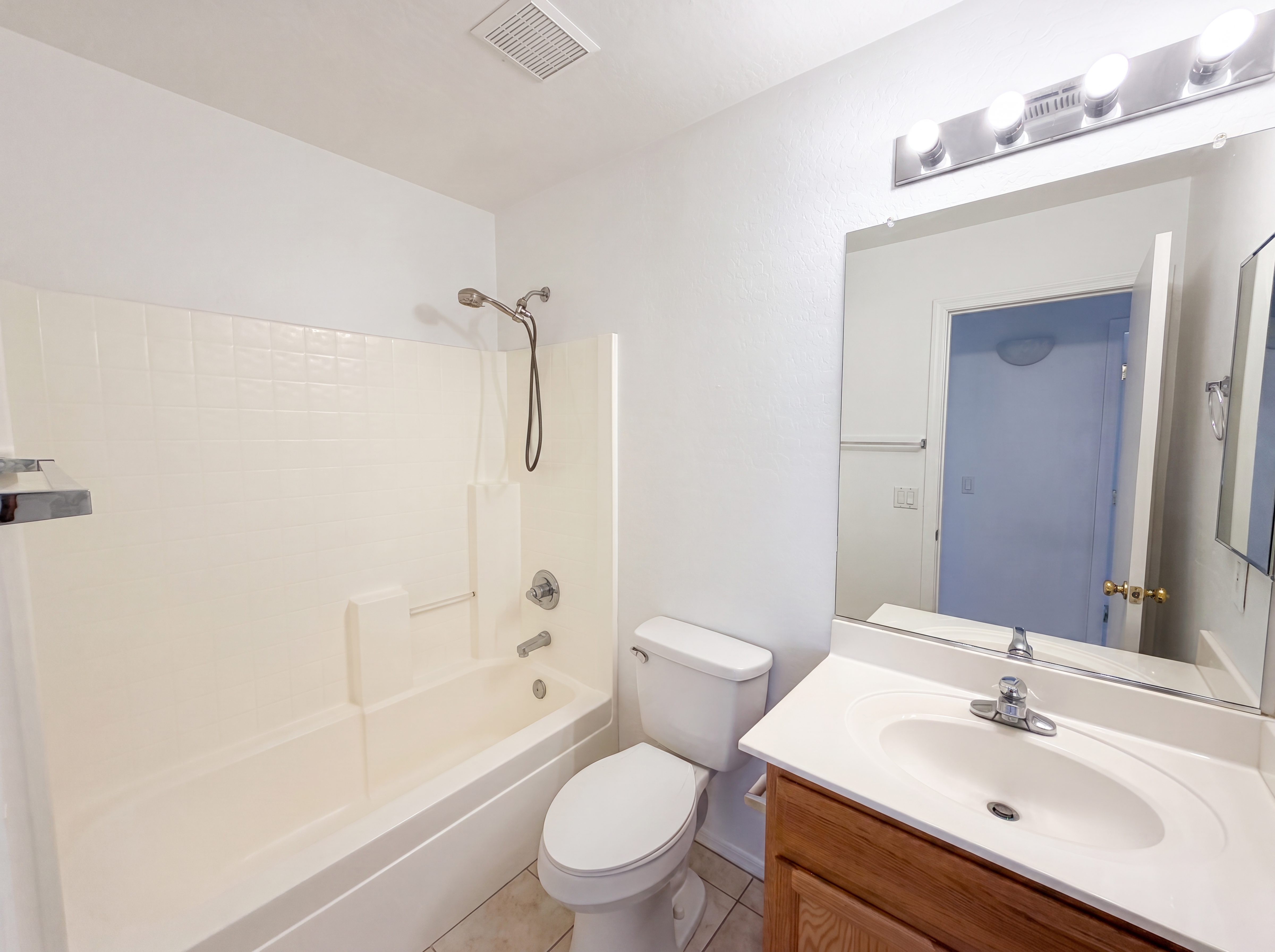 Photo 8 of 27 of 15861 W Papago St, Goodyear, AZ