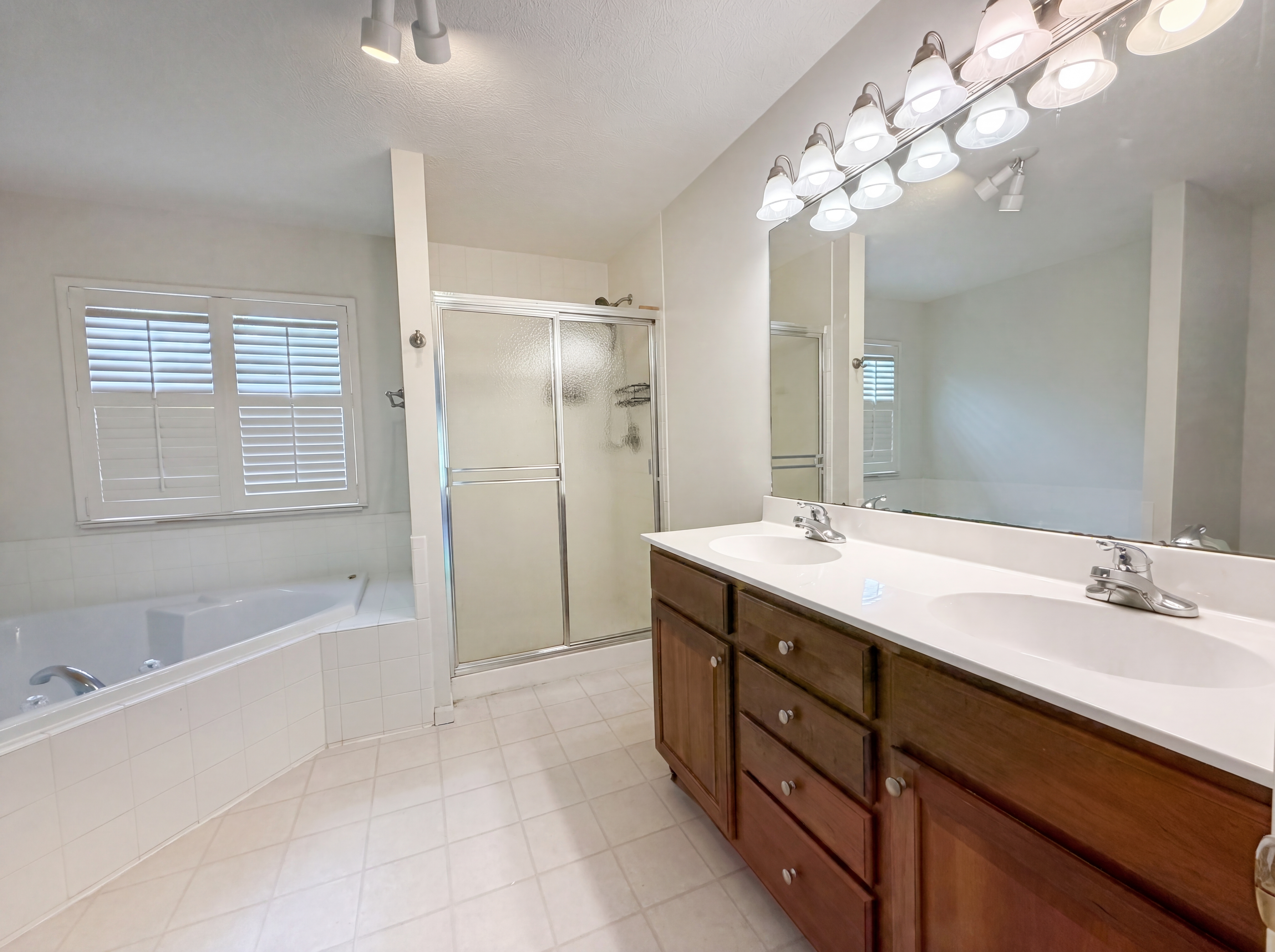 Photo 30 of 44 of 7966 Lazelle Woods Dr, Westerville, OH