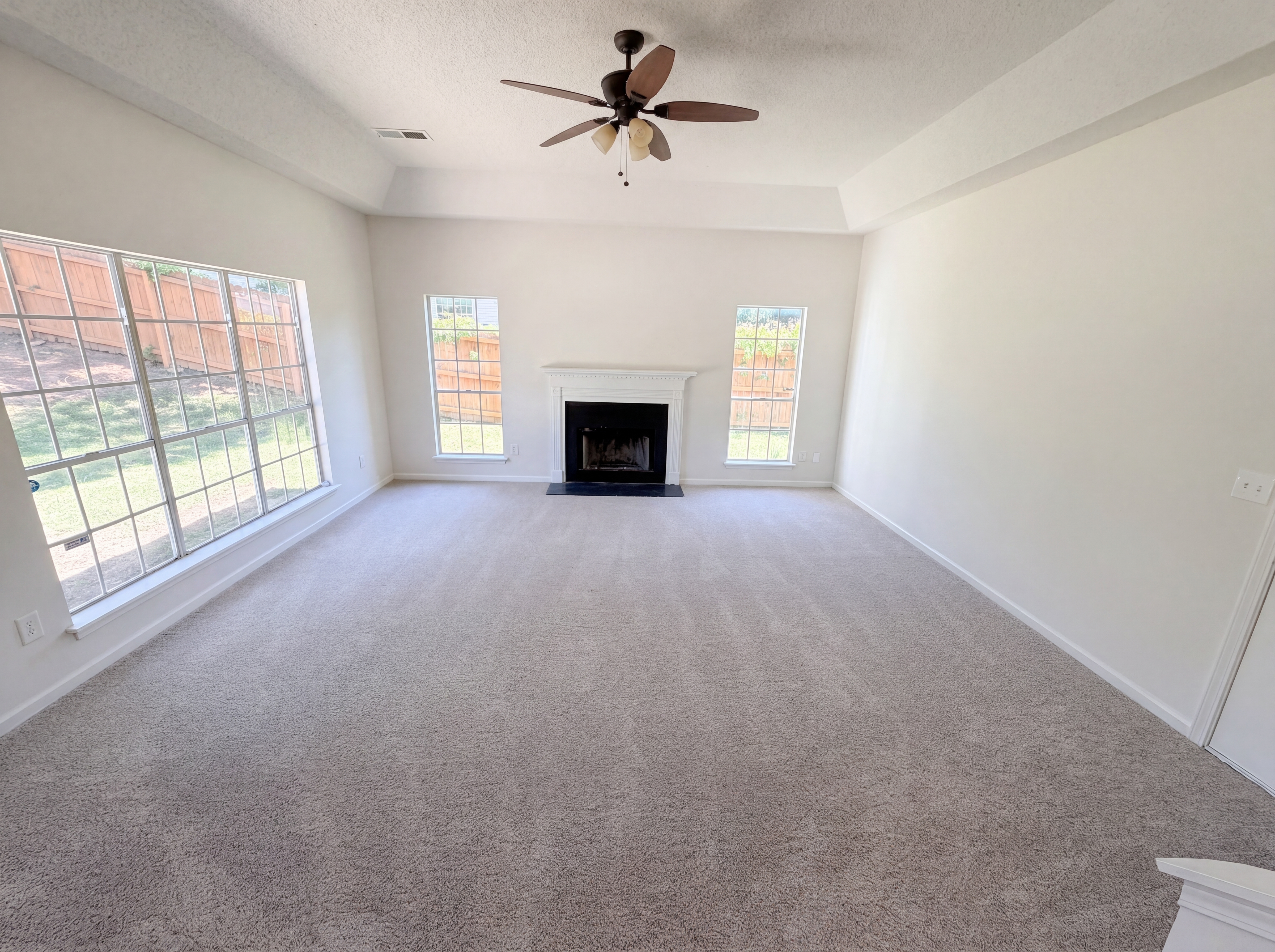 Photo 3 of 20 of 6296 Laurel Green Dr, Lithonia, GA