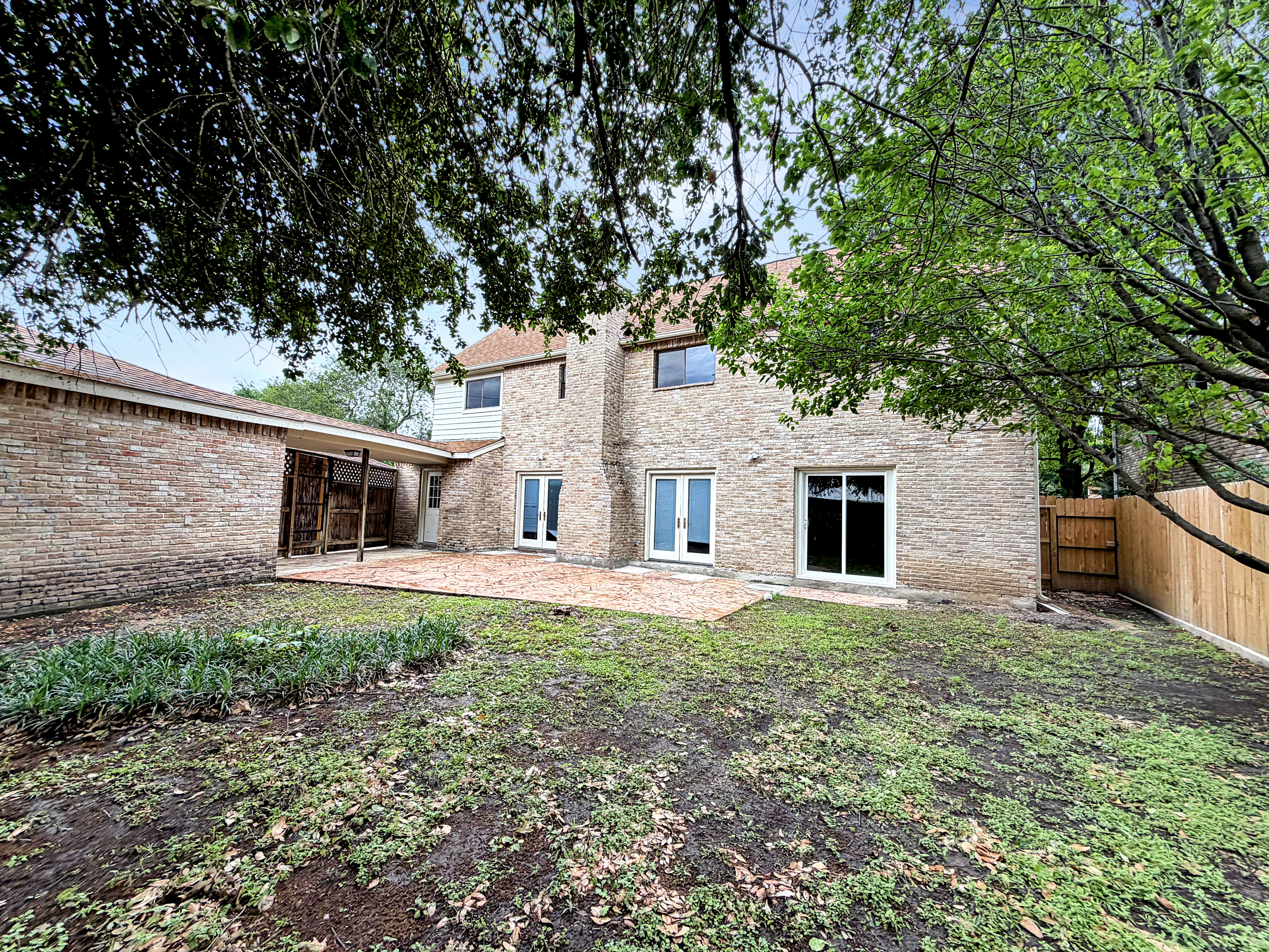 Photo 8 of 24 of 11307 Wickersham Ln, Houston, TX