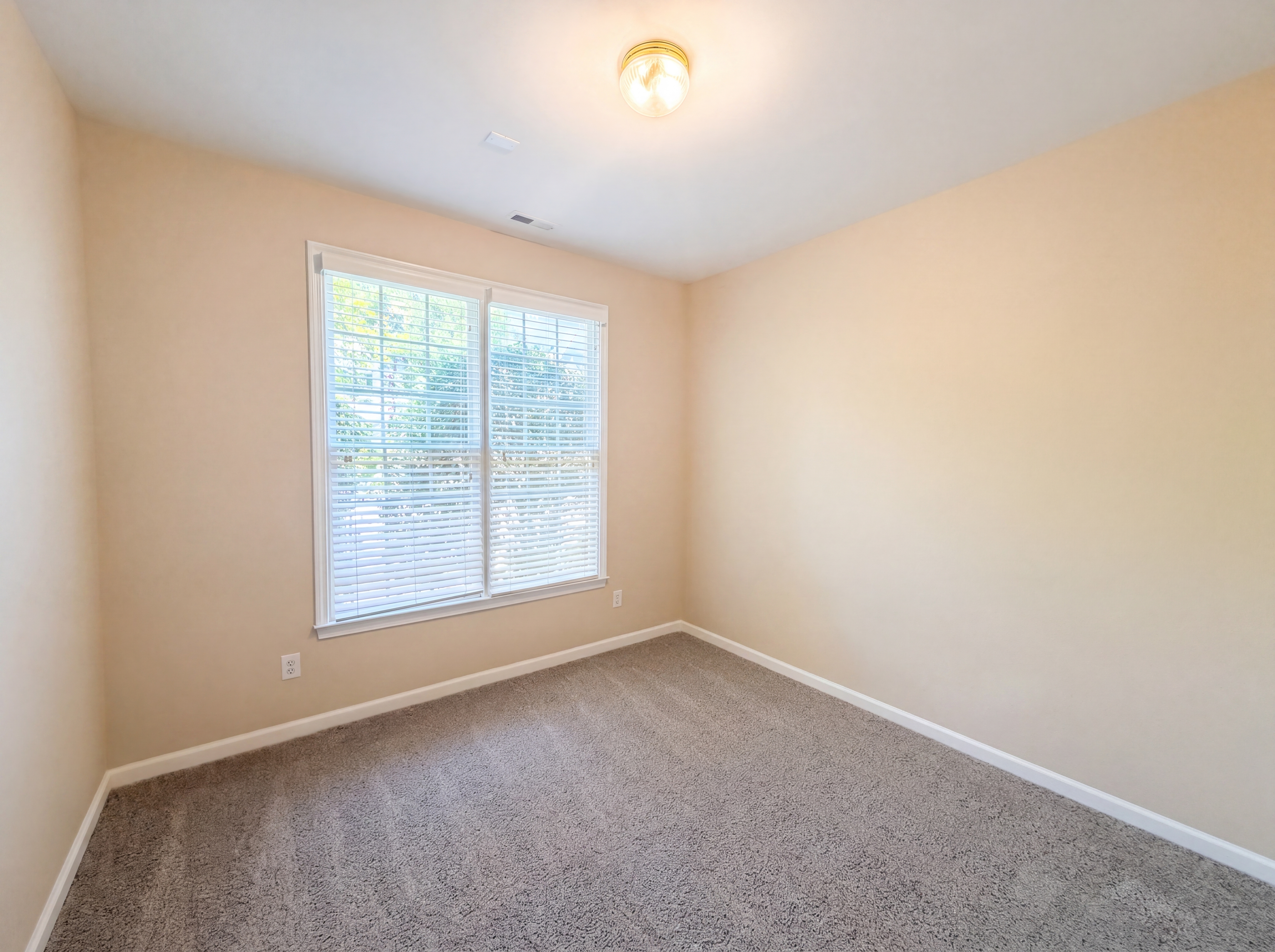 Photo 10 of 18 of 4732 Alderbrook Ln, Durham, NC