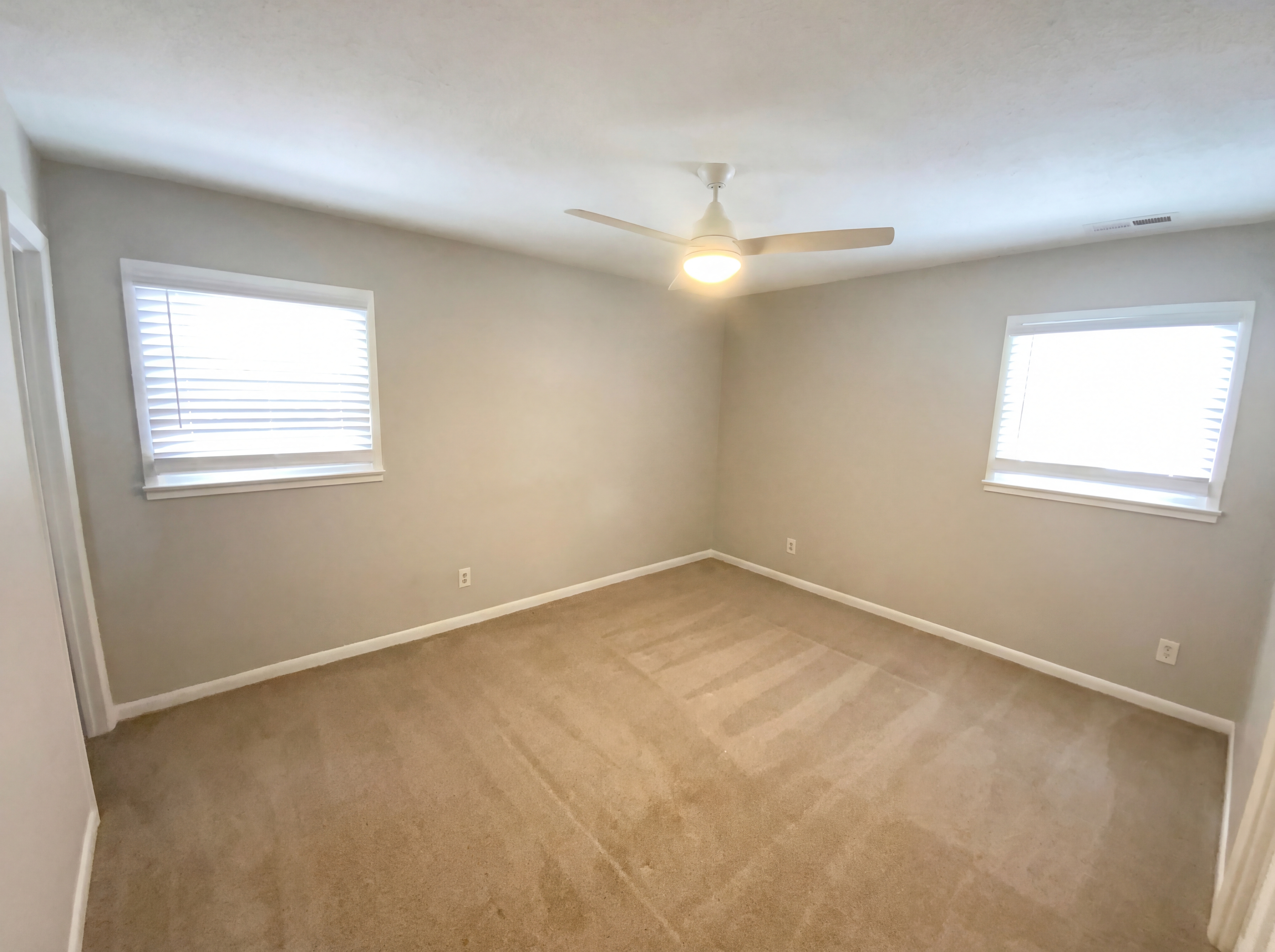 Photo 9 of 21 of 202 Hassellwood Dr, Jamestown, NC