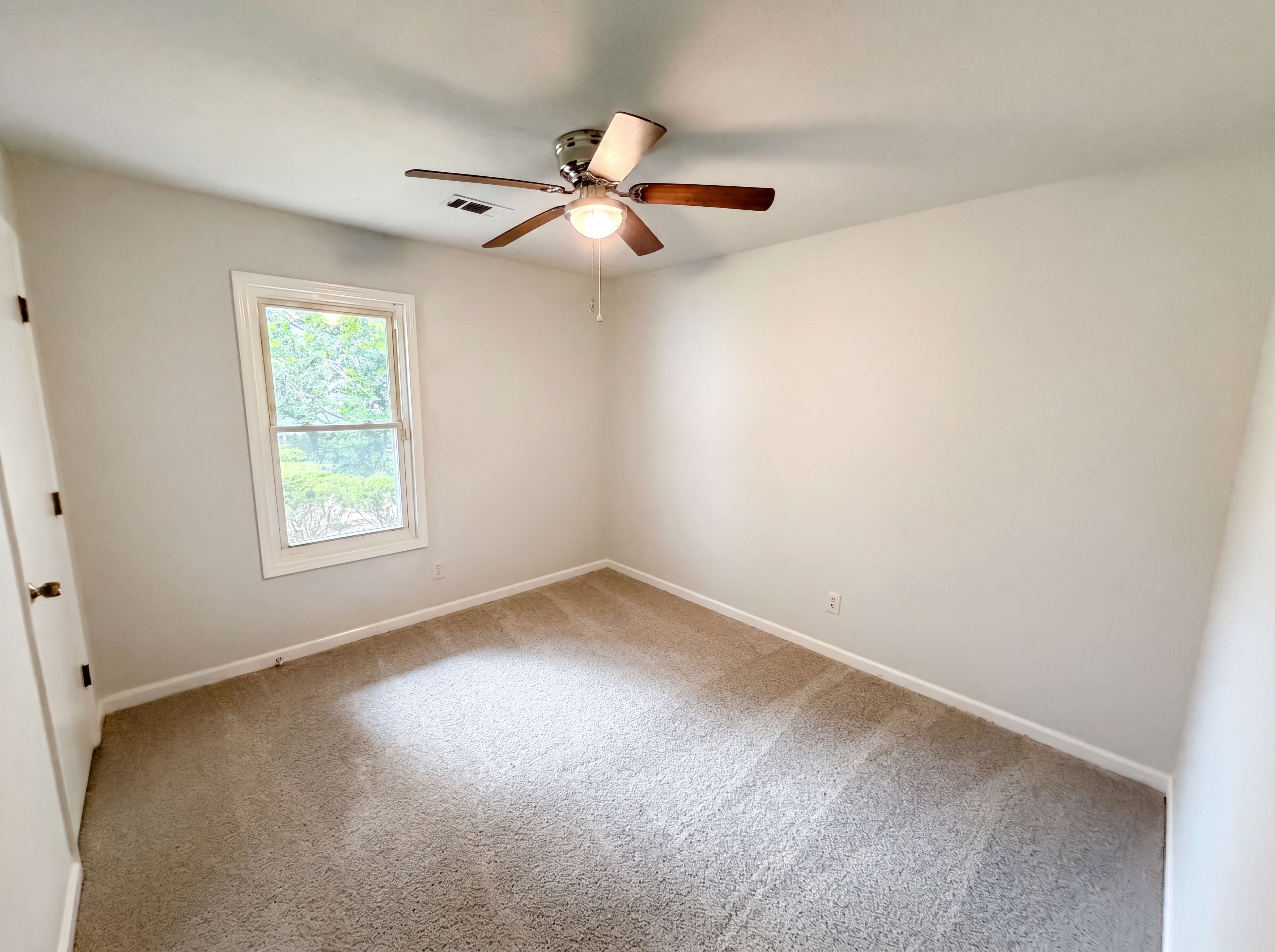 Photo 9 of 20 of 158 Colemans Bluff Dr, Woodstock, GA