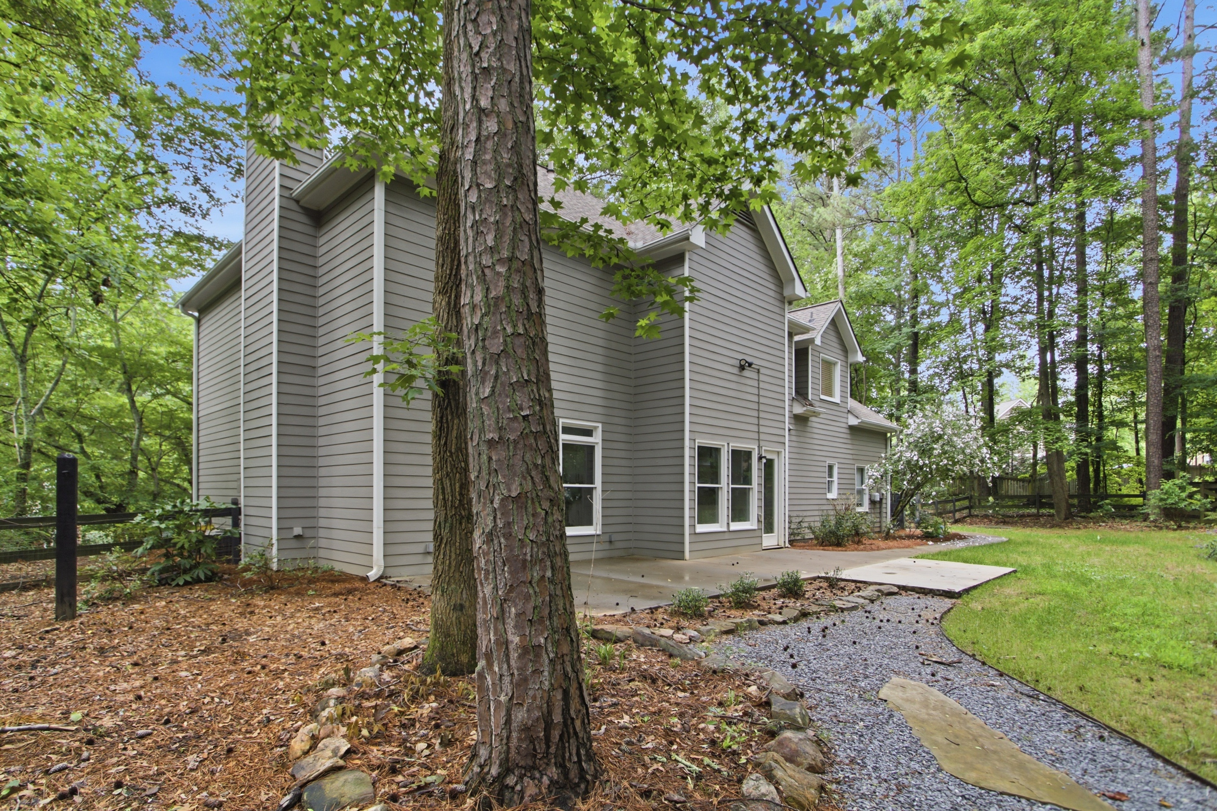 Photo 6 of 42 of 5117 Chipping Dr NW, Acworth, GA
