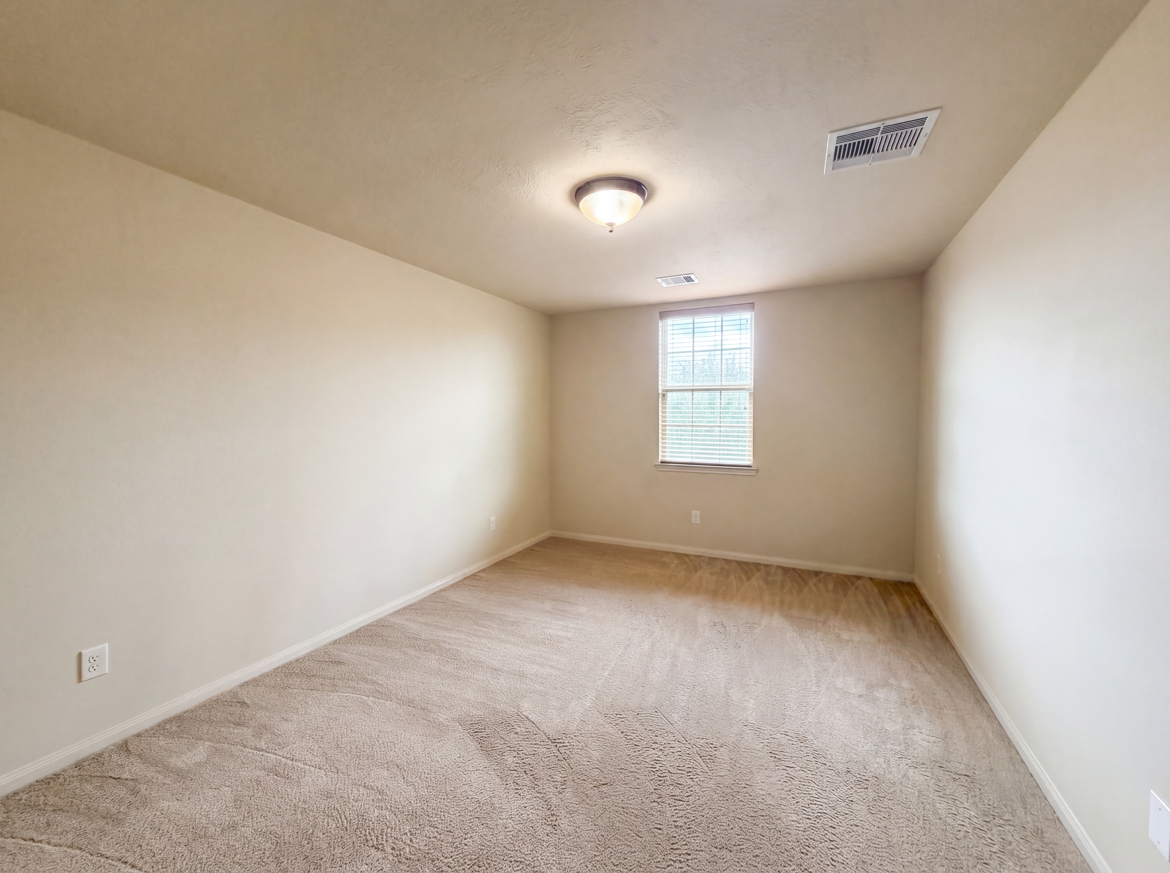 Photo 17 of 25 of 4710 Autumn Pine Ln, Houston, TX