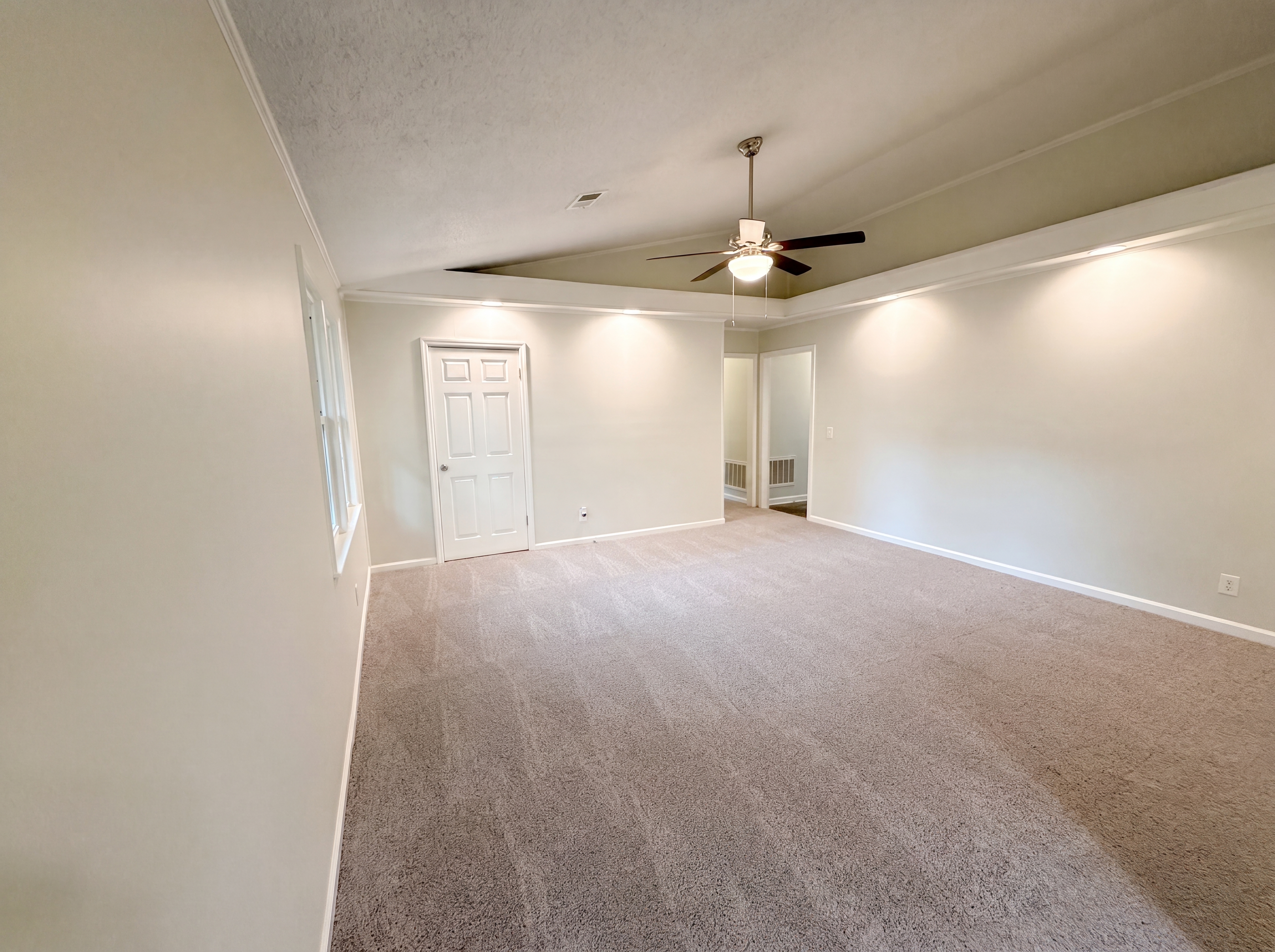 Photo 13 of 22 of 1820 Chantilly Dr, Columbia, SC