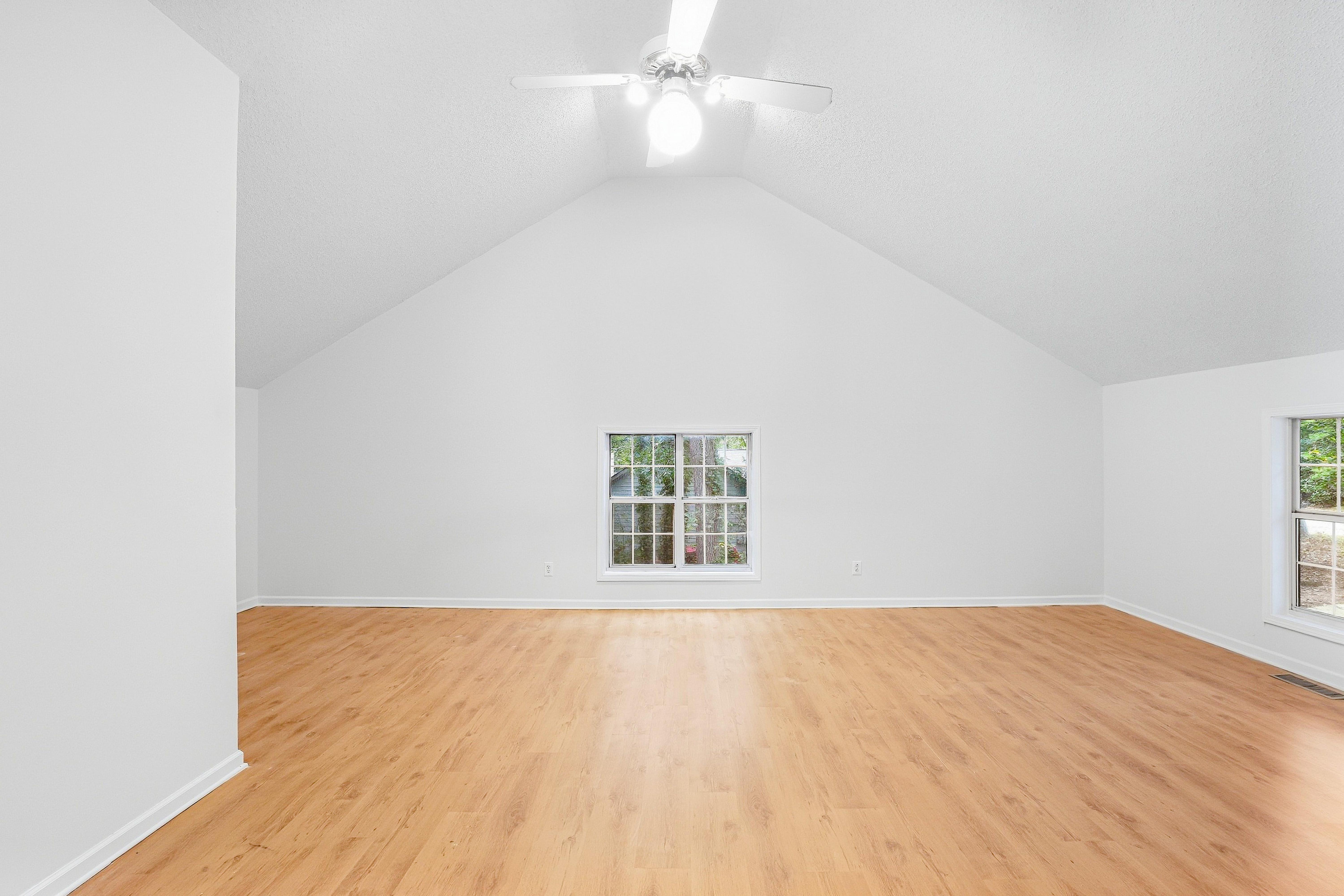 Photo 8 of 24 of 2158 Chambers Rd, McDonough, GA