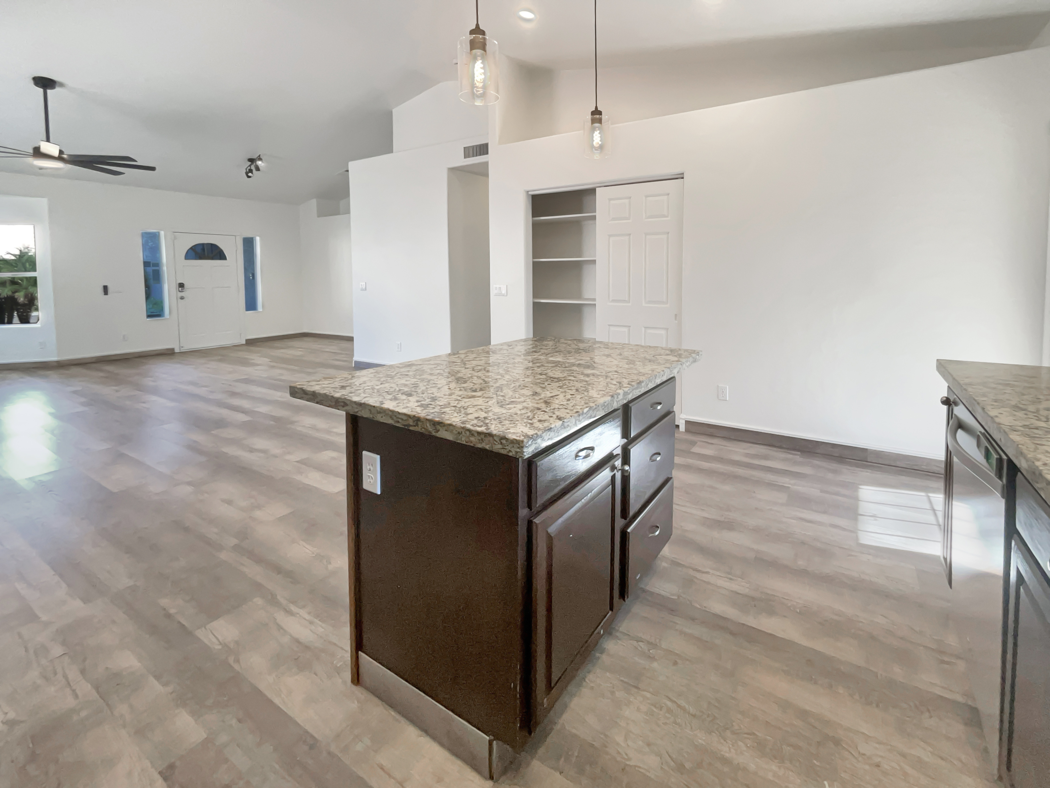 Photo 12 of 22 of 1901 E Marquette Dr, Gilbert, AZ