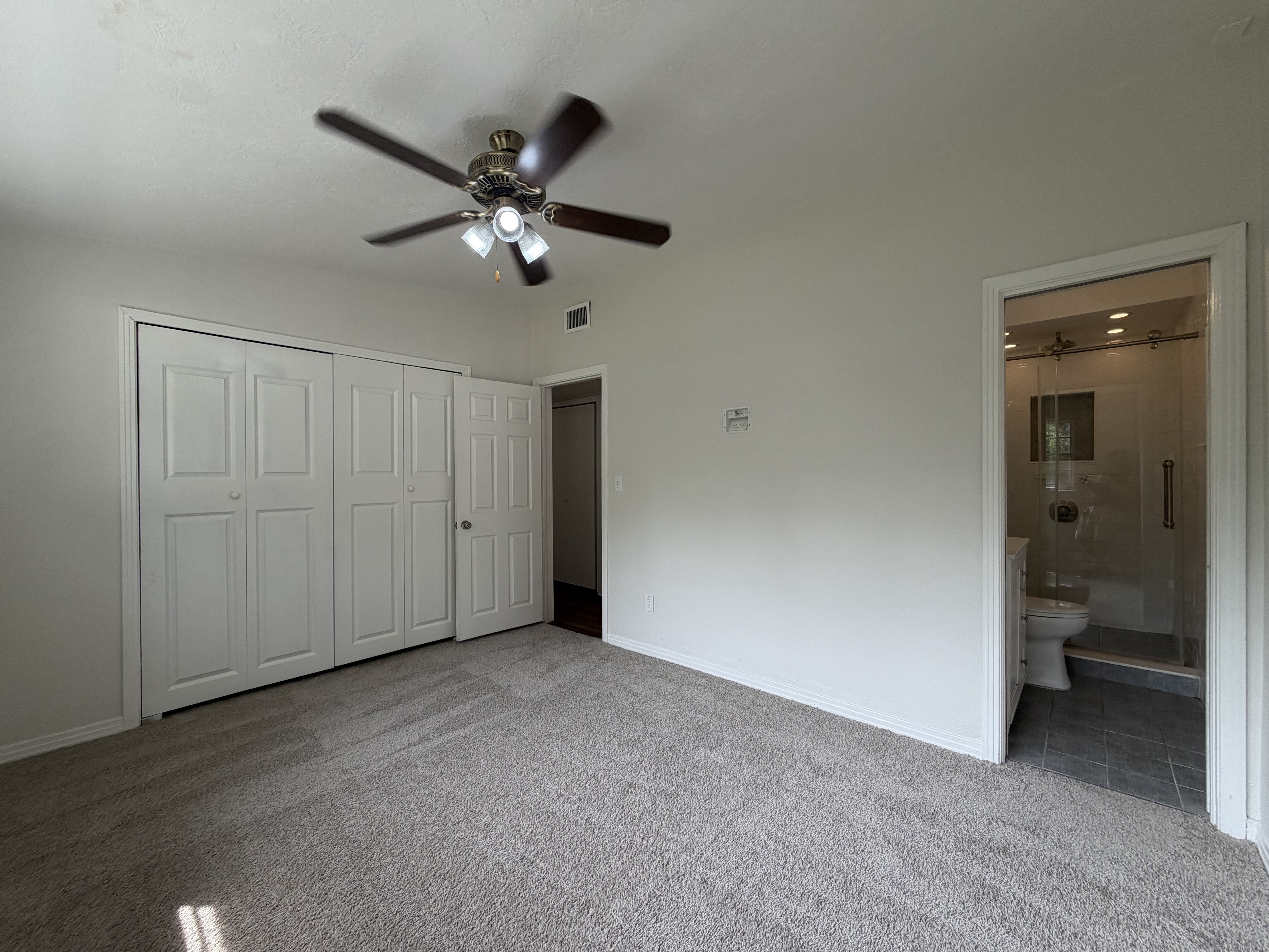 Photo 5 of 22 of 409 Berwick Ave, Temple Terrace, FL