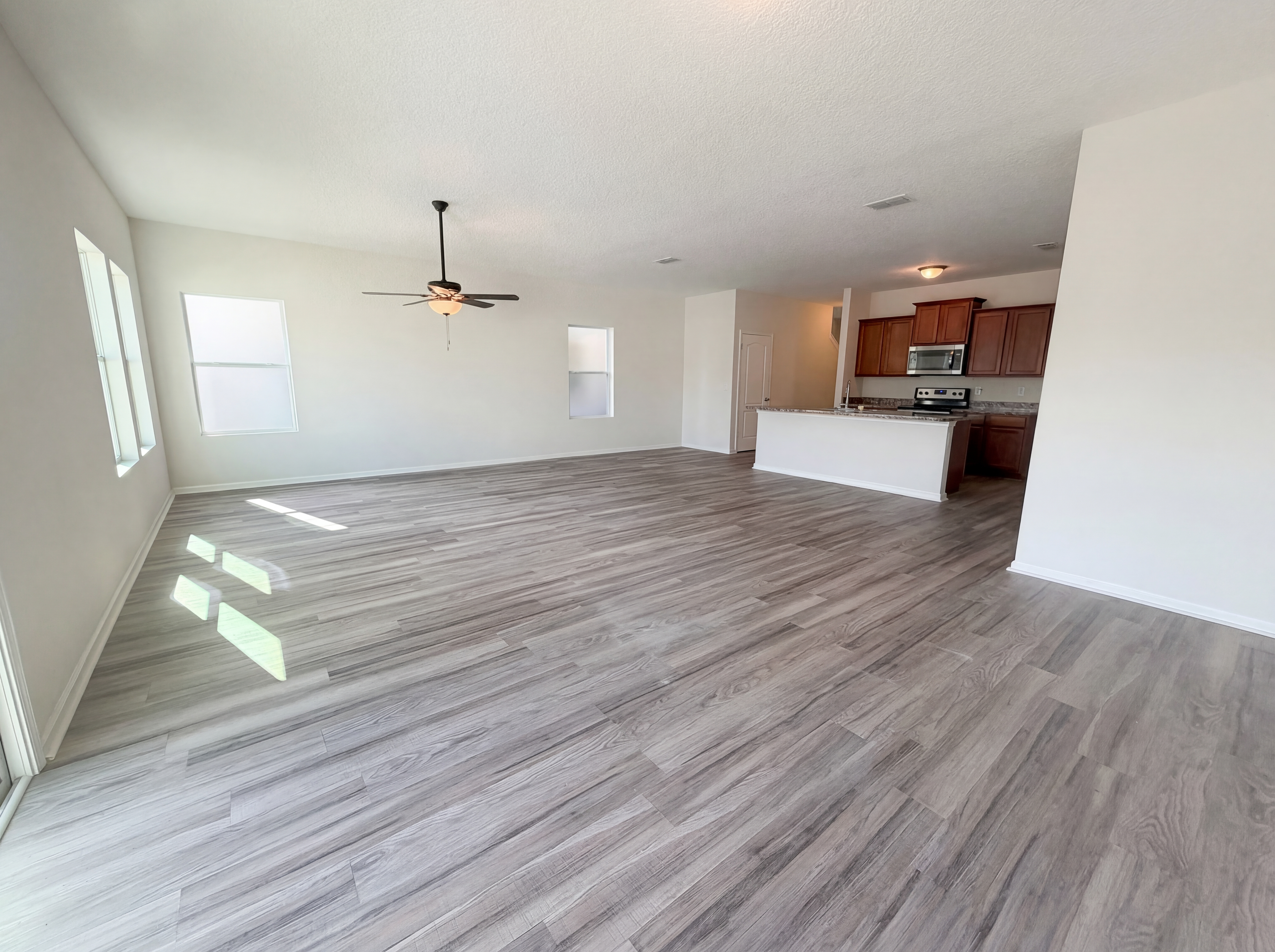 Photo 2 of 20 of 8592 Dylan Michael Dr, Jacksonville, FL