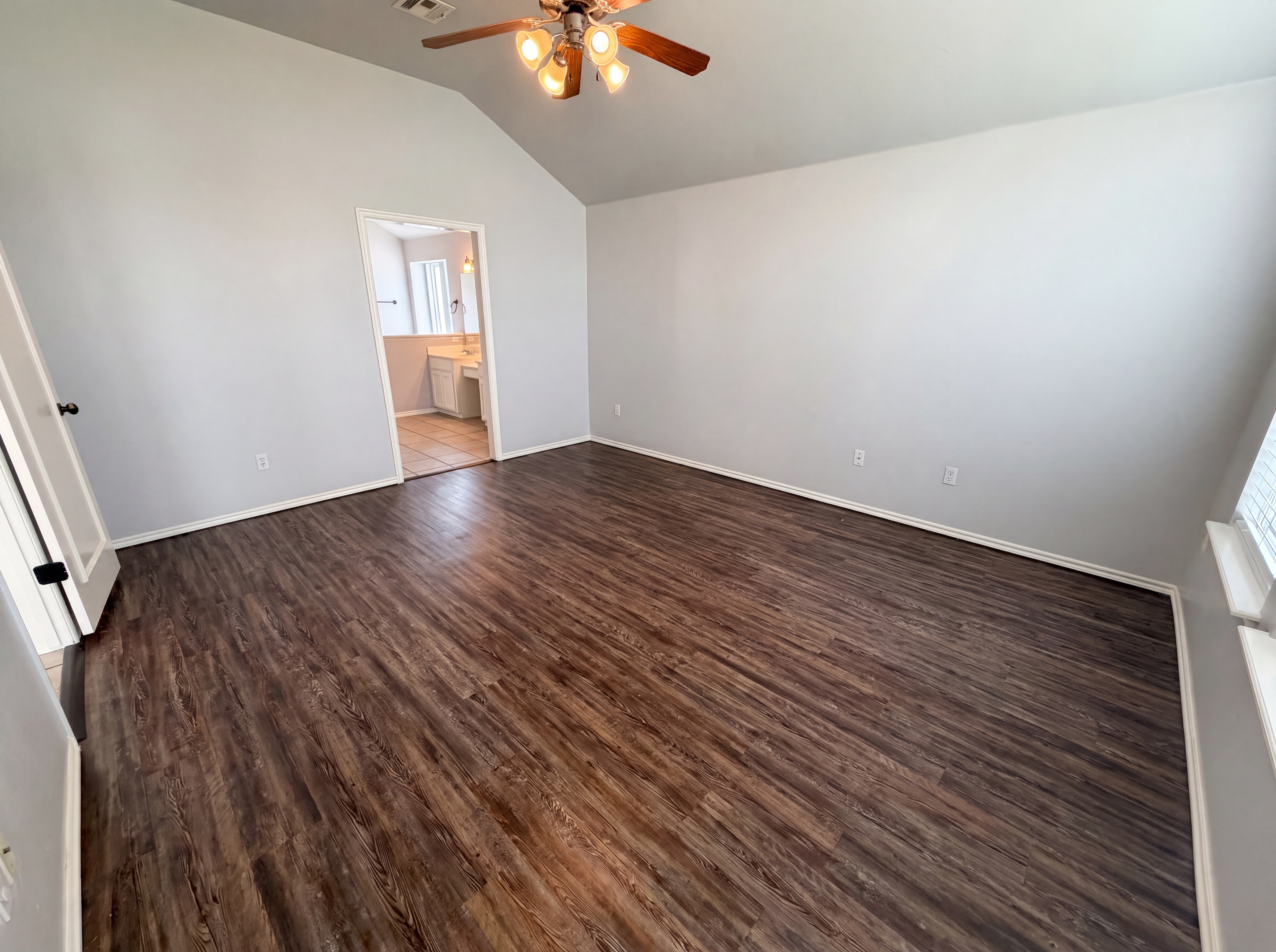 Photo 4 of 16 of 613 Applewood St, Moore, OK