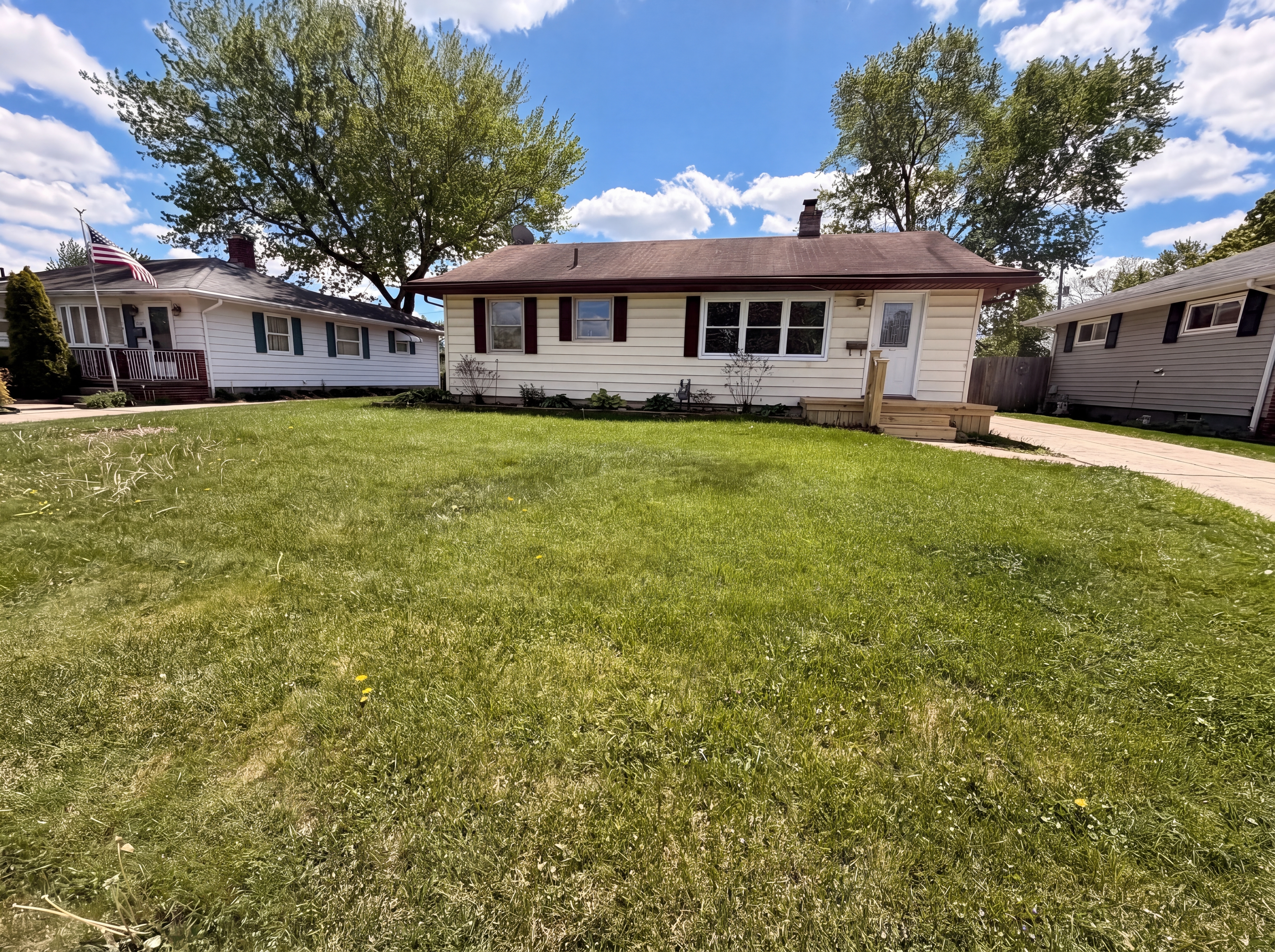 Photo 13 of 22 of 2839 Homecomer Dr, Grove City, OH