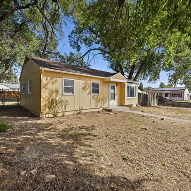 Property photo 3 of 412 Lynn Ave